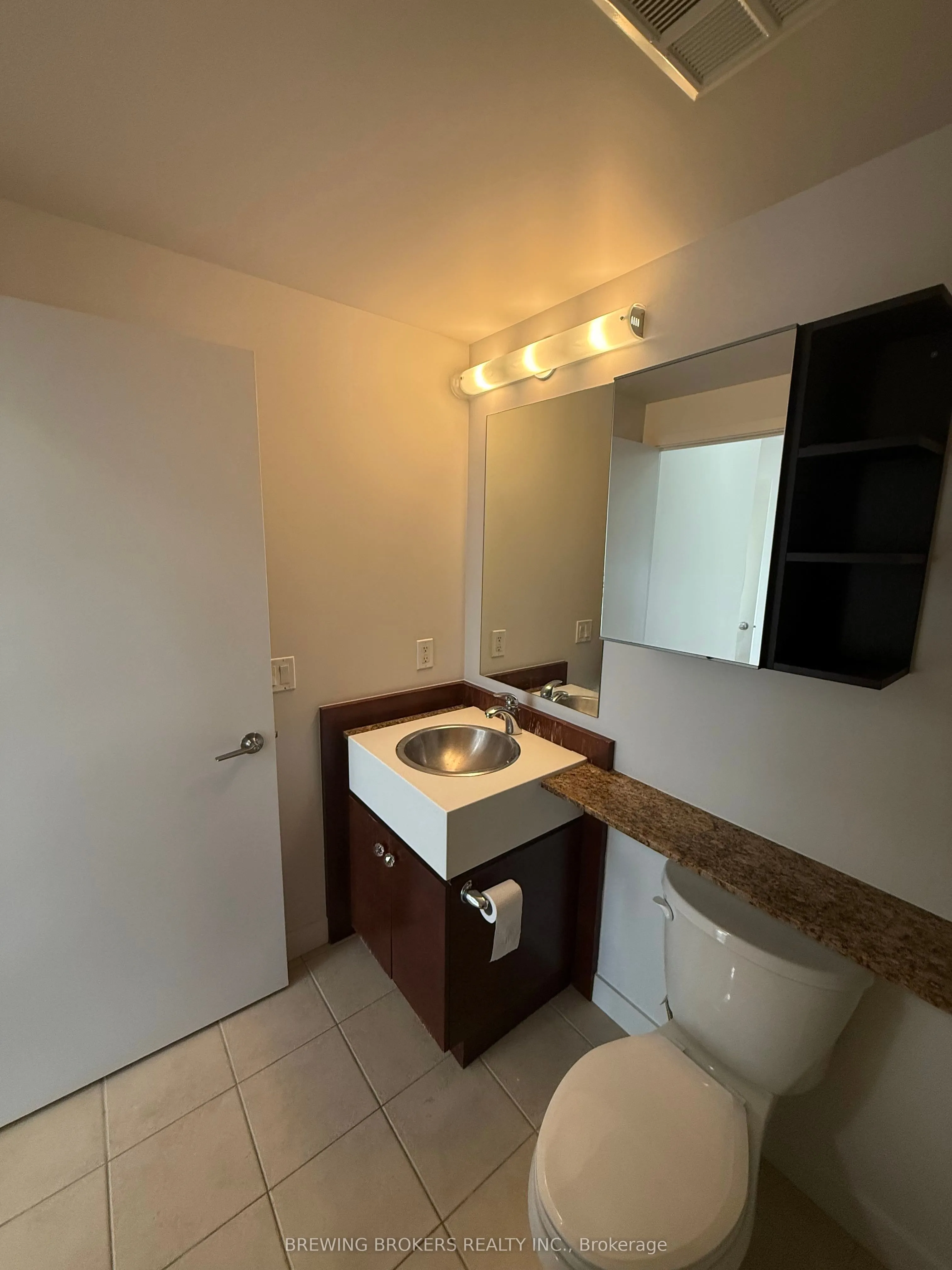 10 Navy Wharf Court, #1712