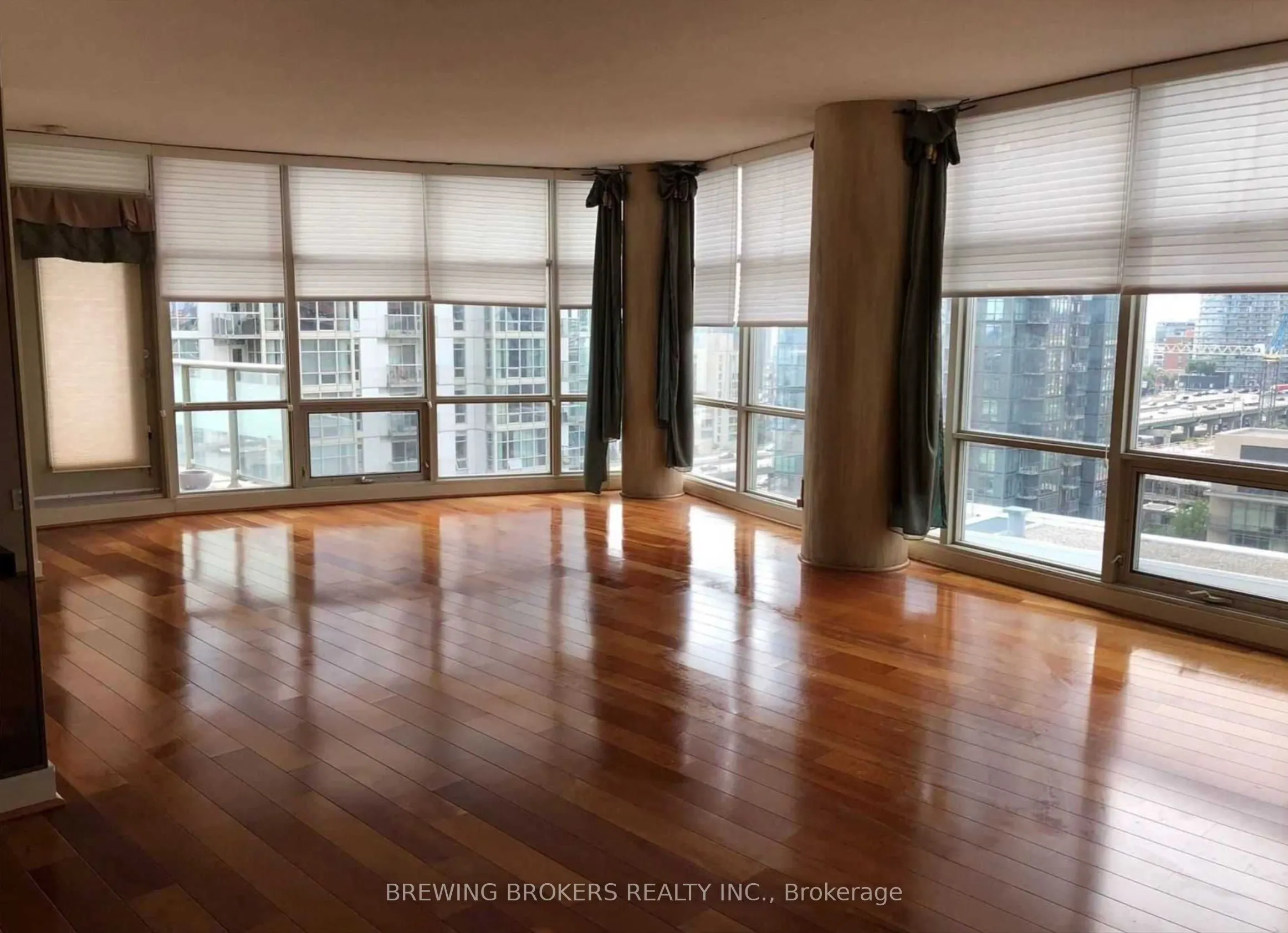 10 Navy Wharf Court, #1712