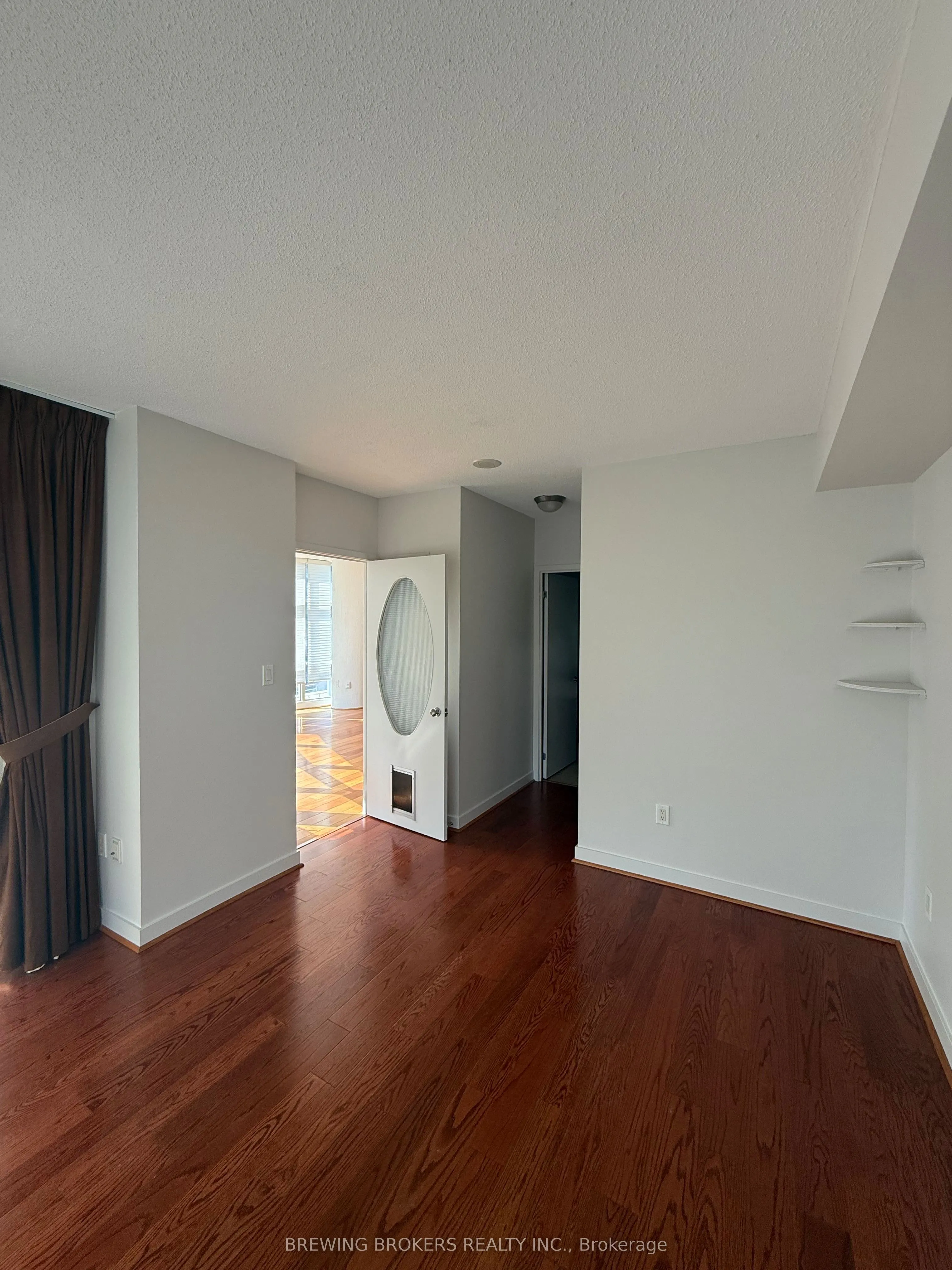 10 Navy Wharf Court, #1712