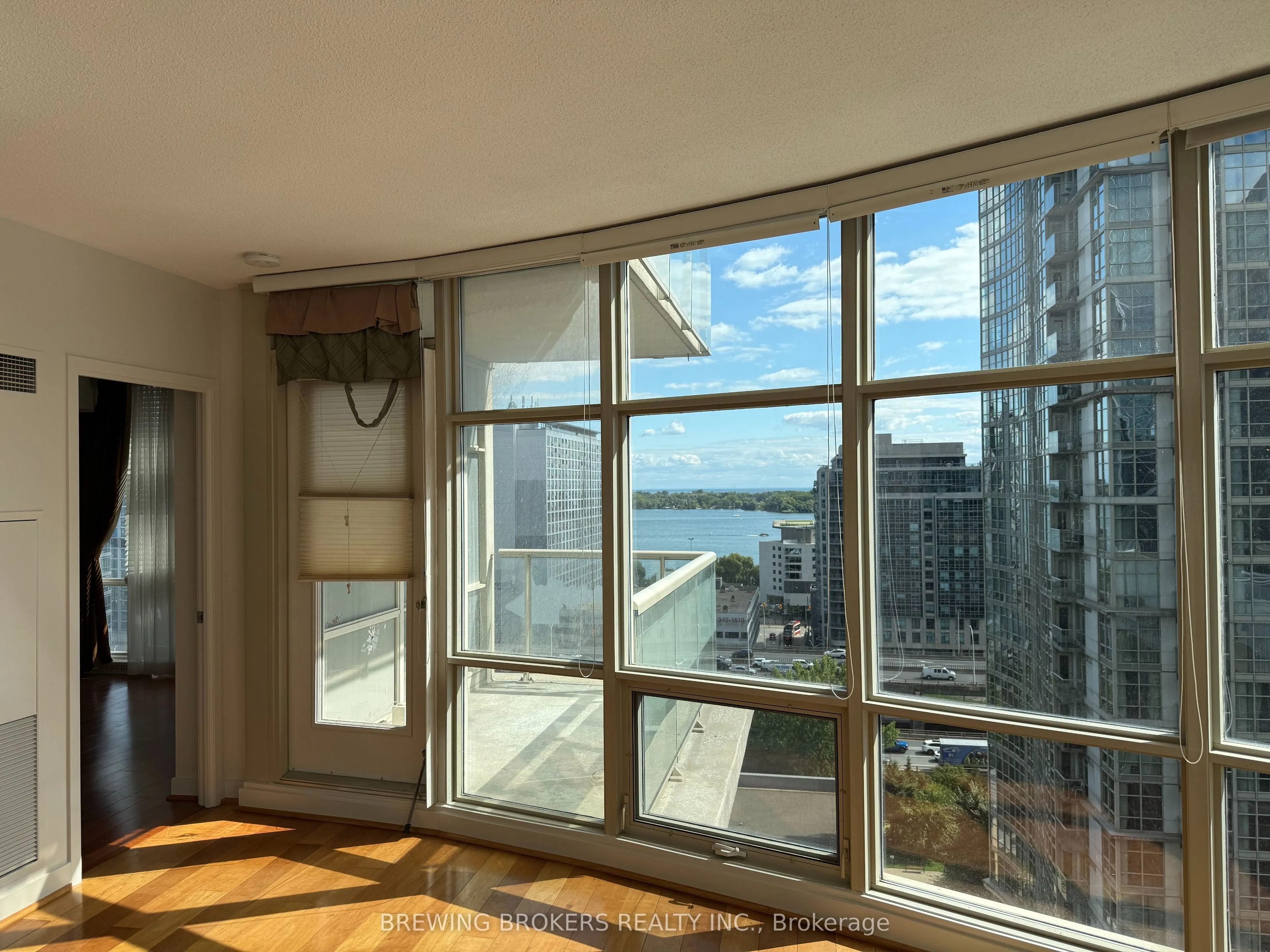 10 Navy Wharf Court, #1712