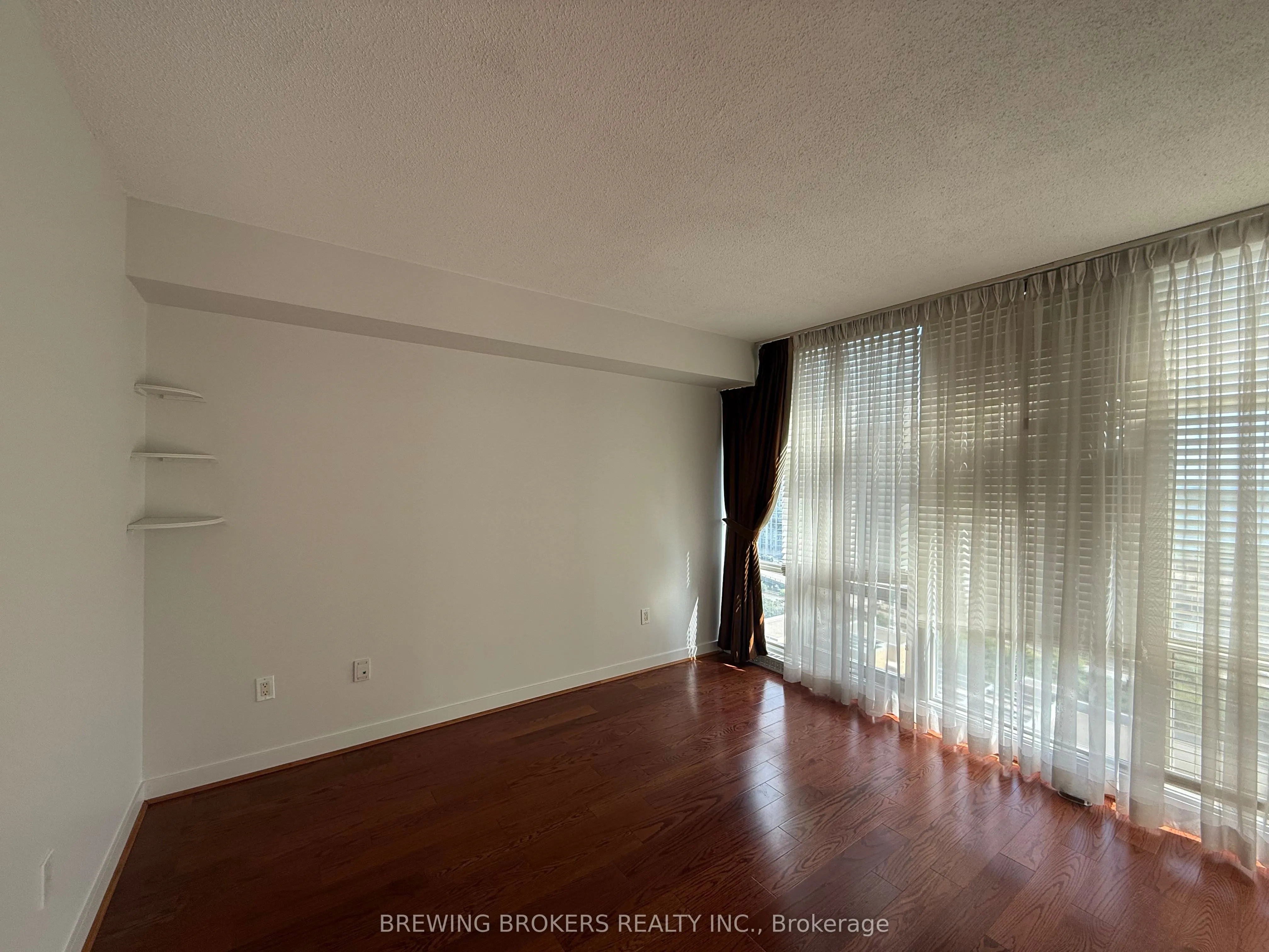 10 Navy Wharf Court, #1712
