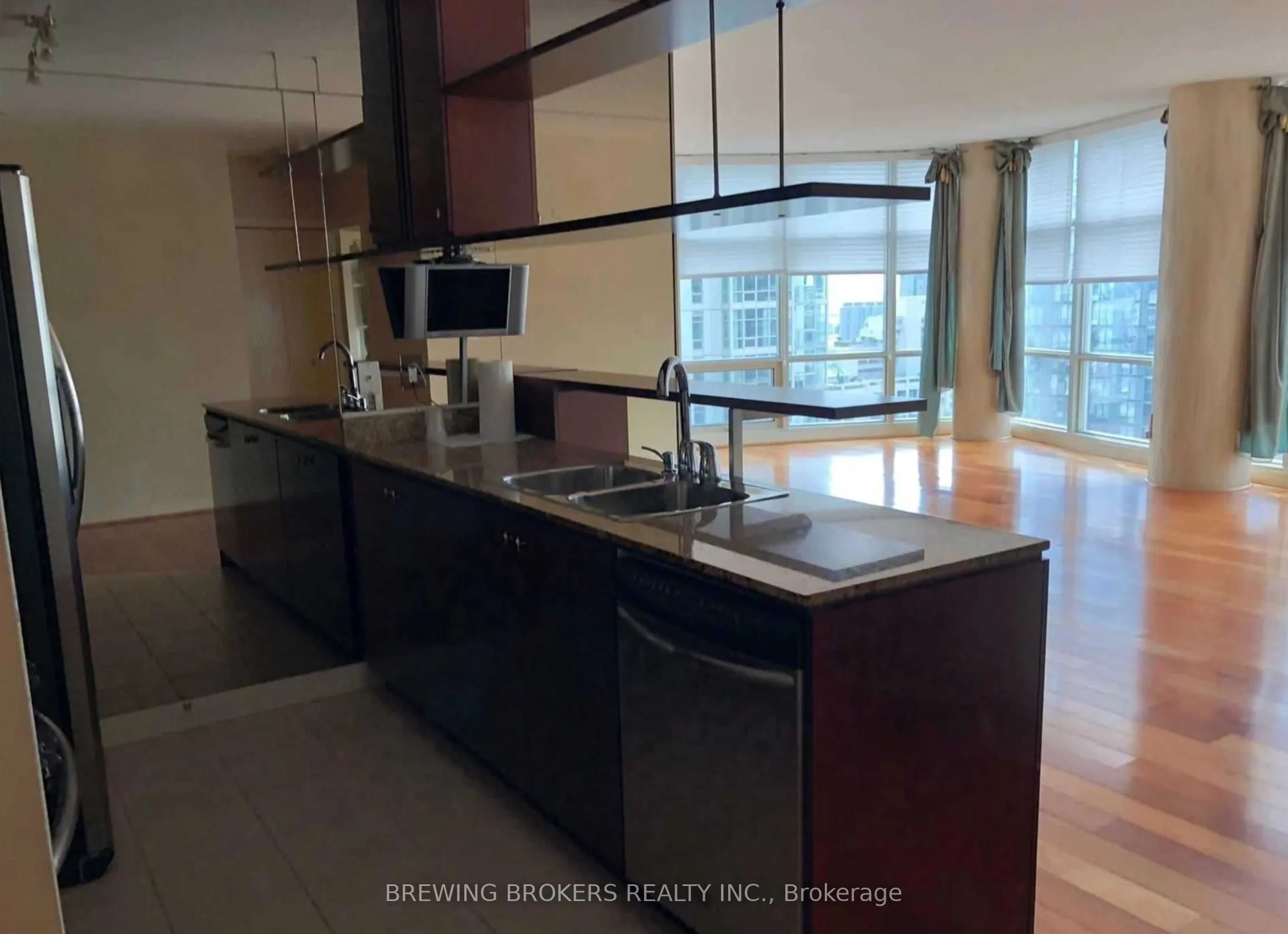 10 Navy Wharf Court, #1712