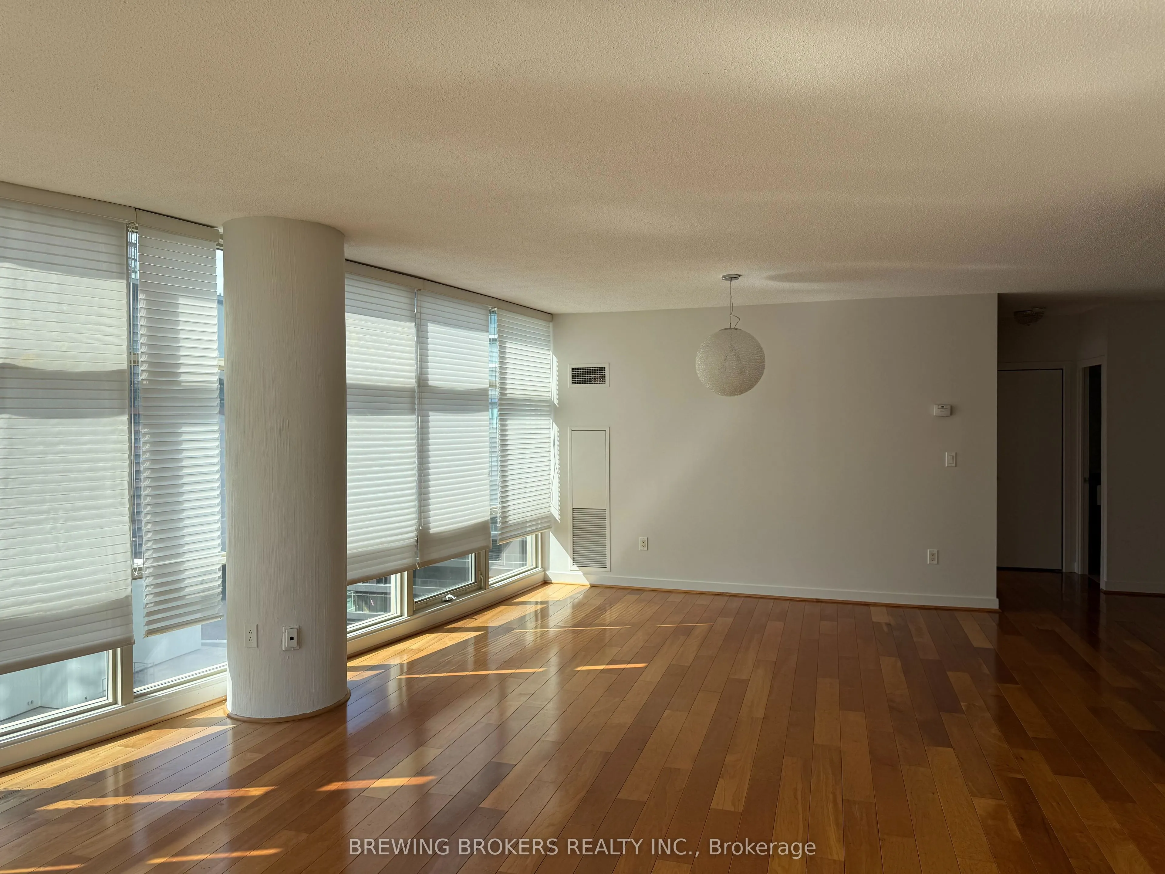 10 Navy Wharf Court, #1712