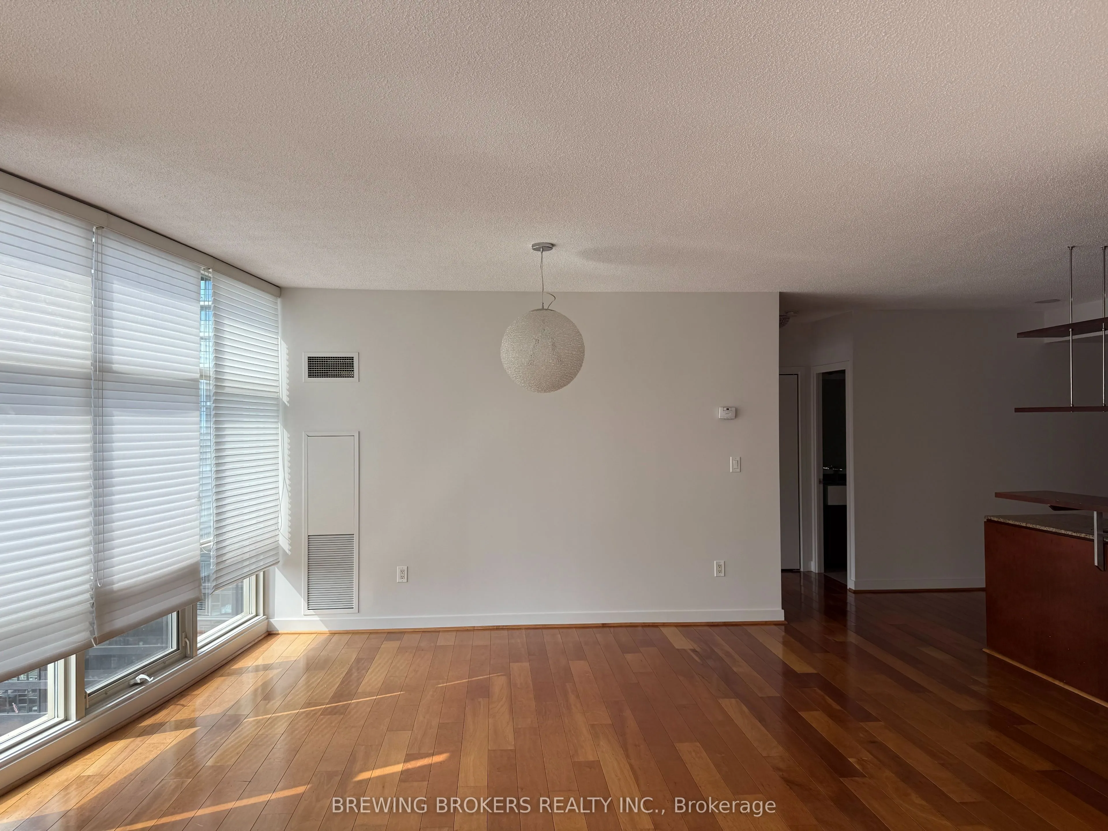 10 Navy Wharf Court, #1712