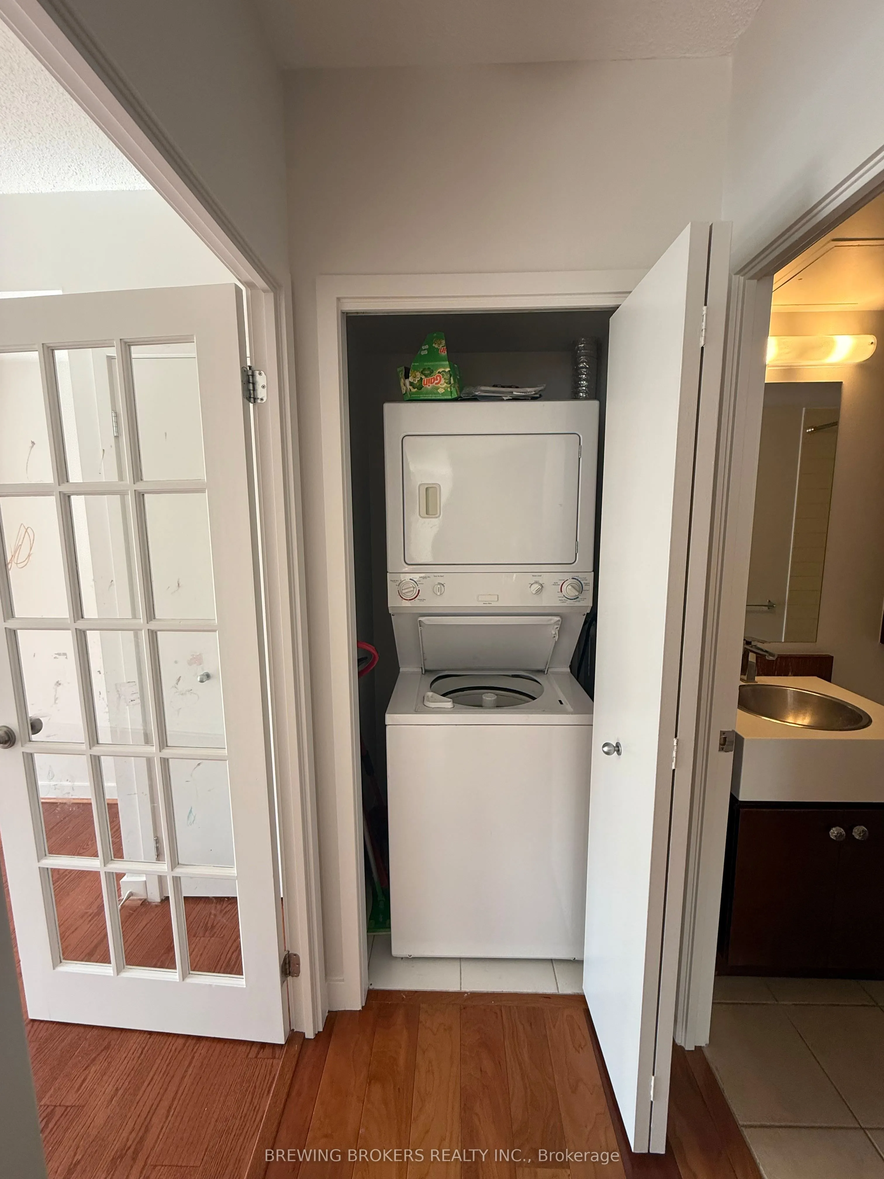 10 Navy Wharf Court, #1712