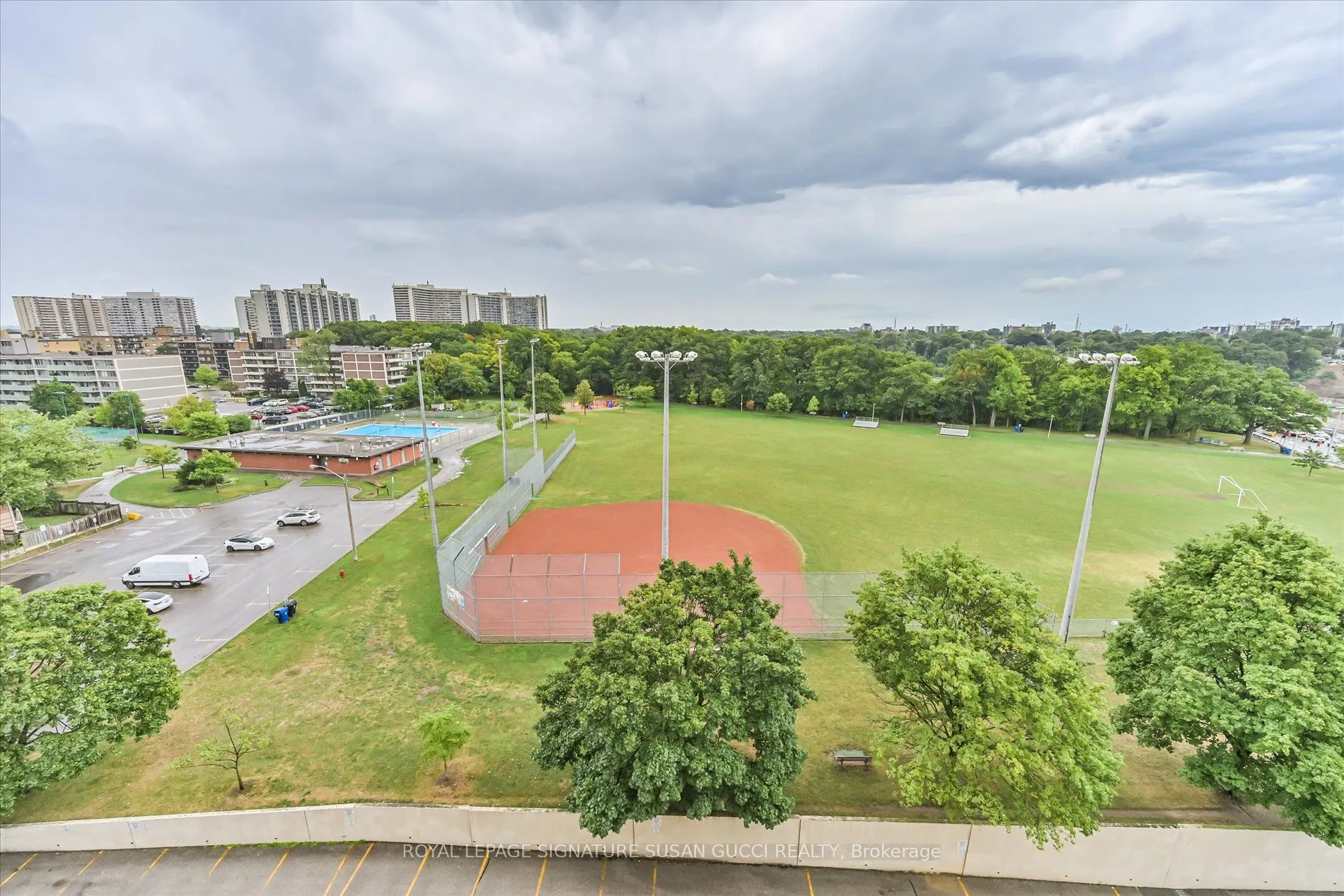 1 Leaside Park Drive, #616