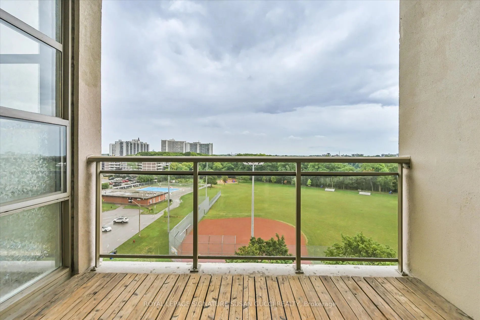 1 Leaside Park Drive, #616