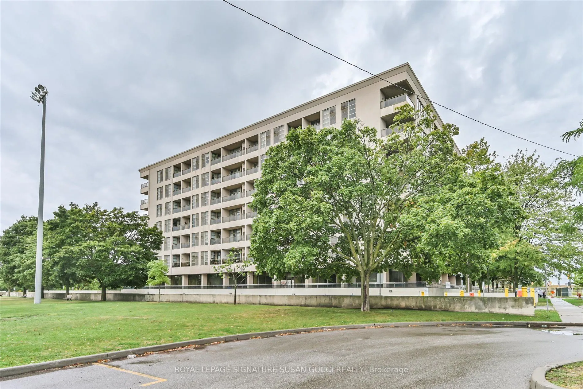 1 Leaside Park Drive, #616