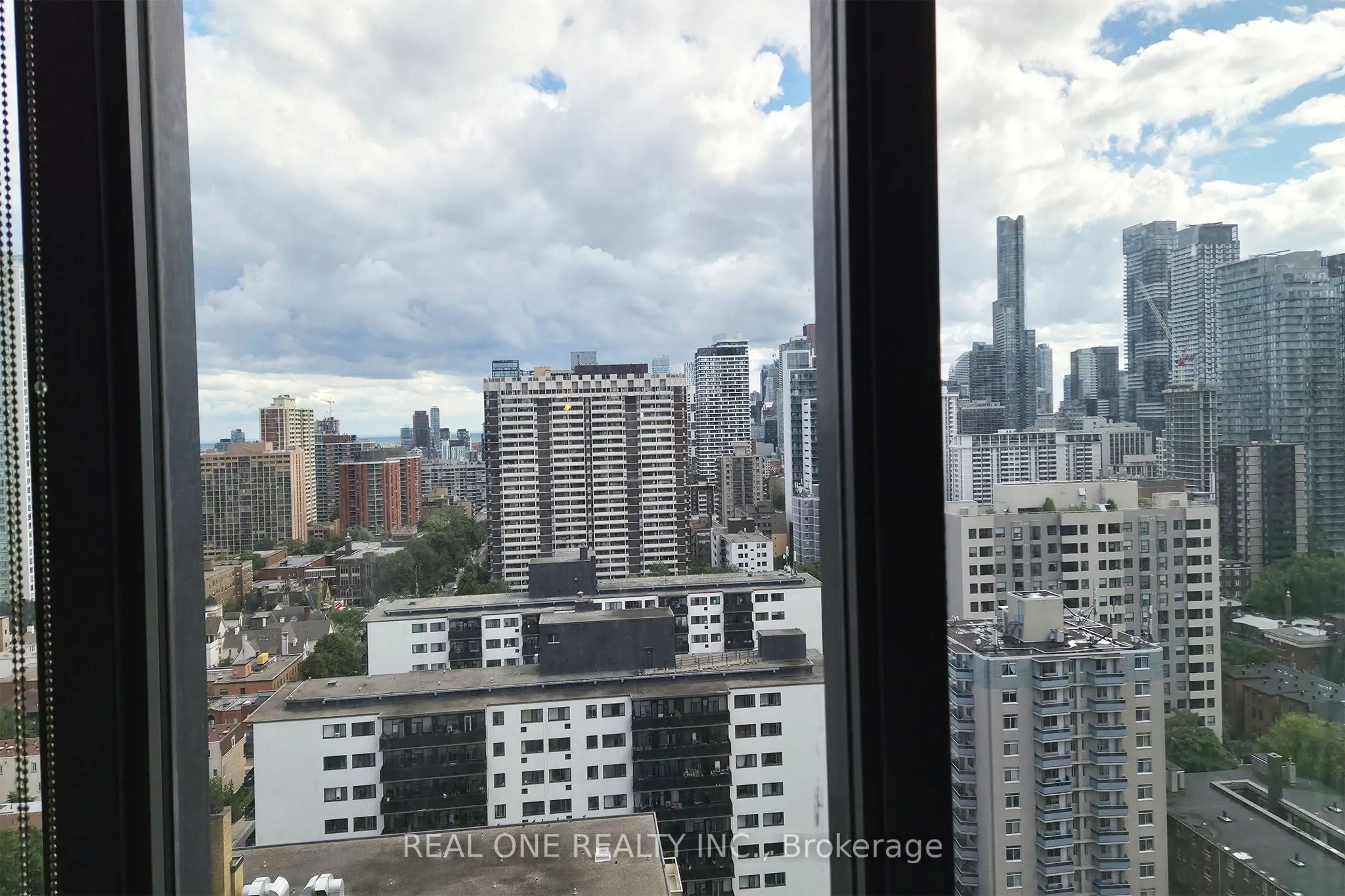 101 Charles Street E, #1801