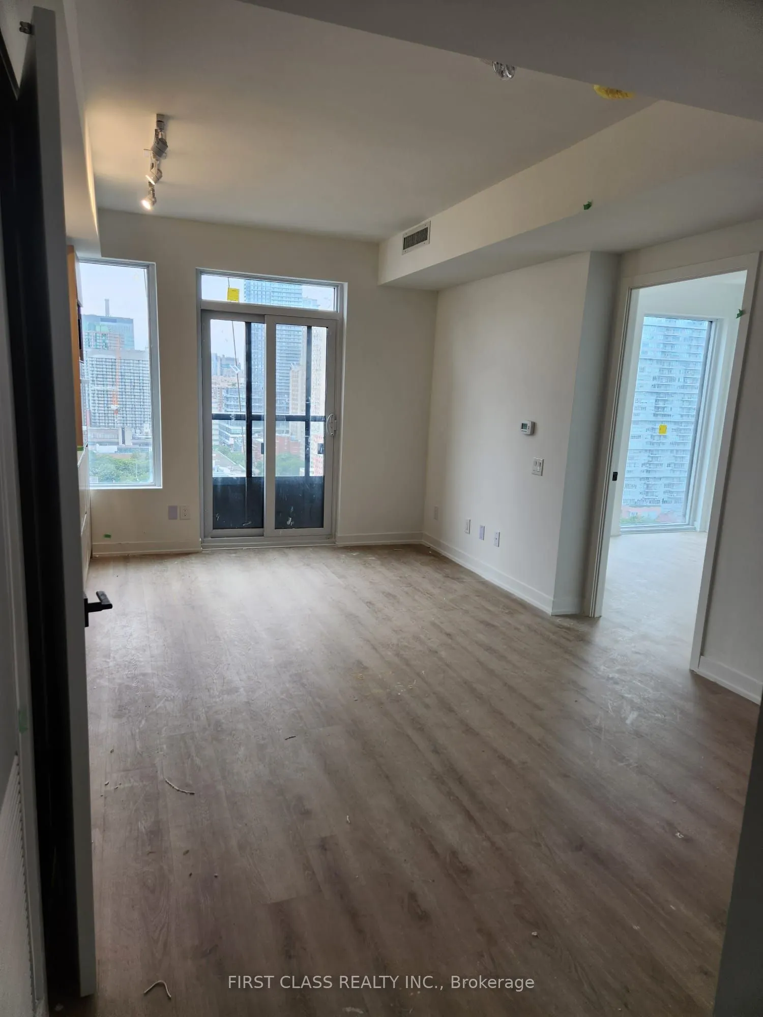 319 Jarvis Street W, #2105