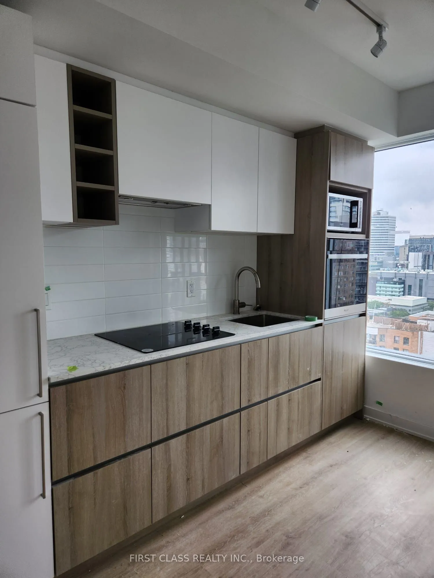 319 Jarvis Street W, #2105