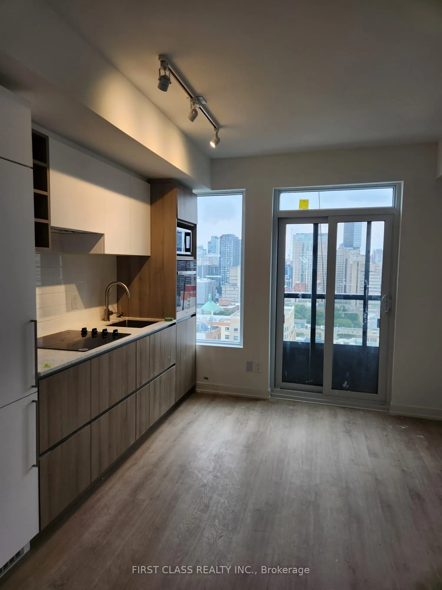 319 Jarvis Street W, #2105