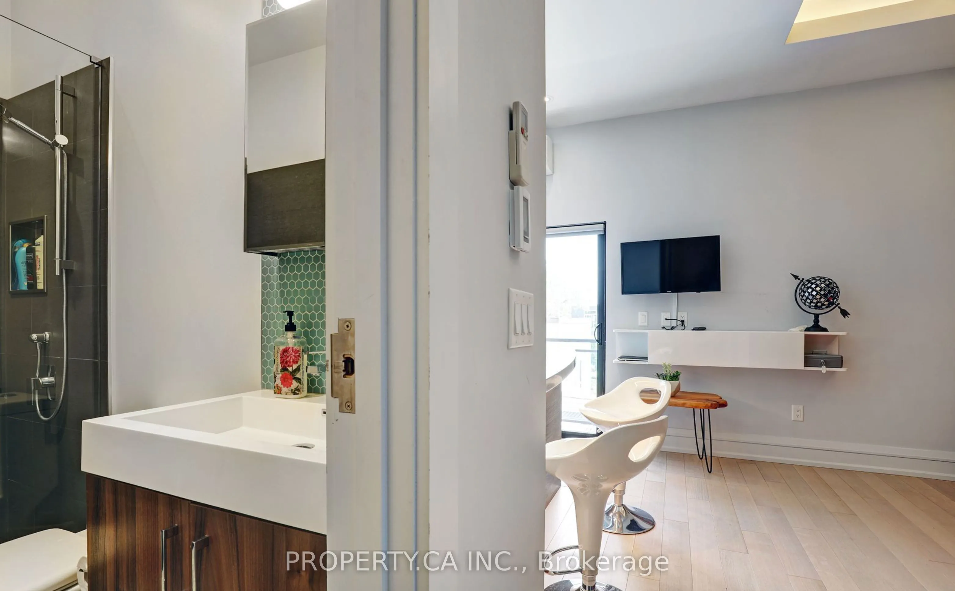 301 Augusta Avenue, #303
