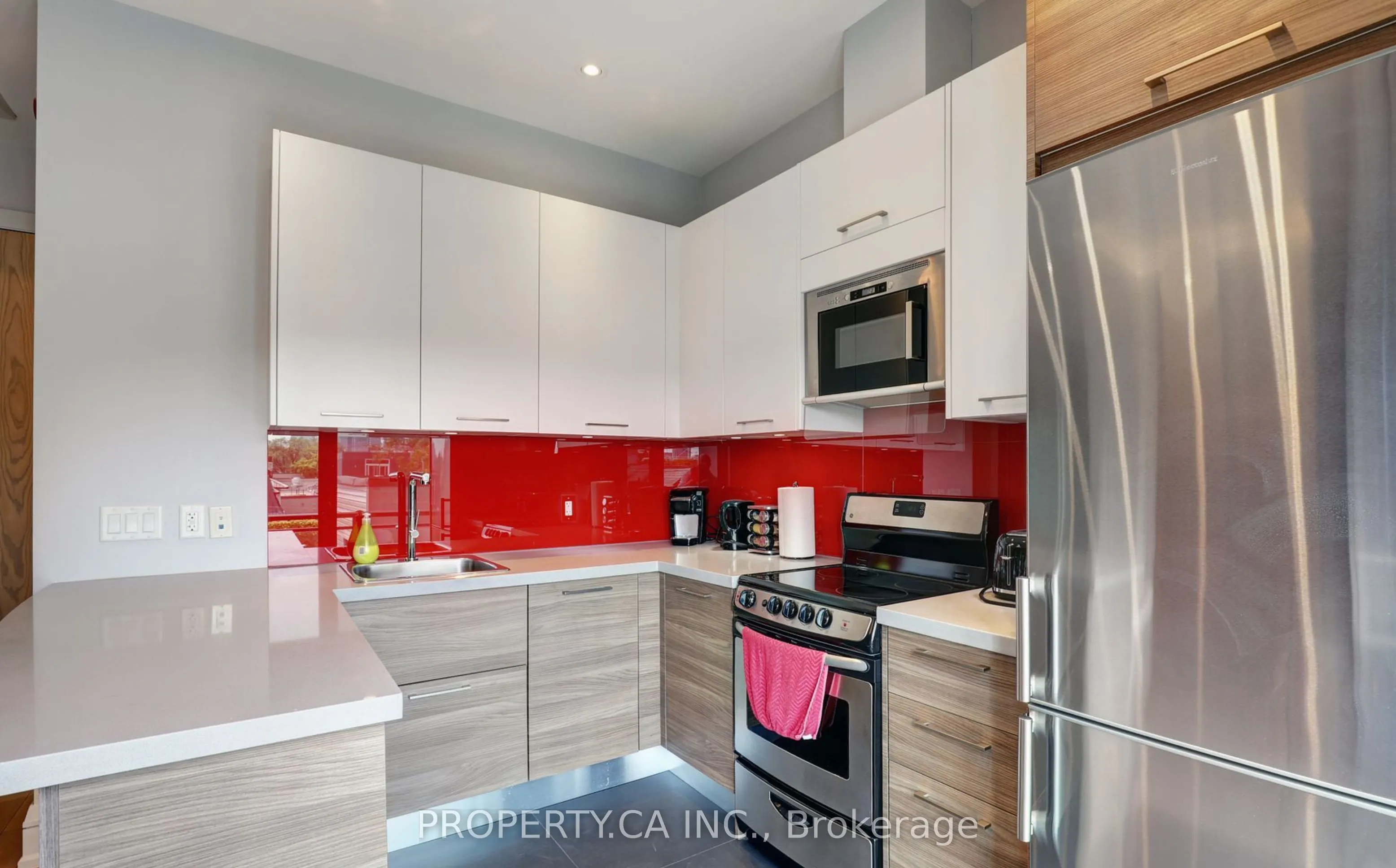 301 Augusta Avenue, #303