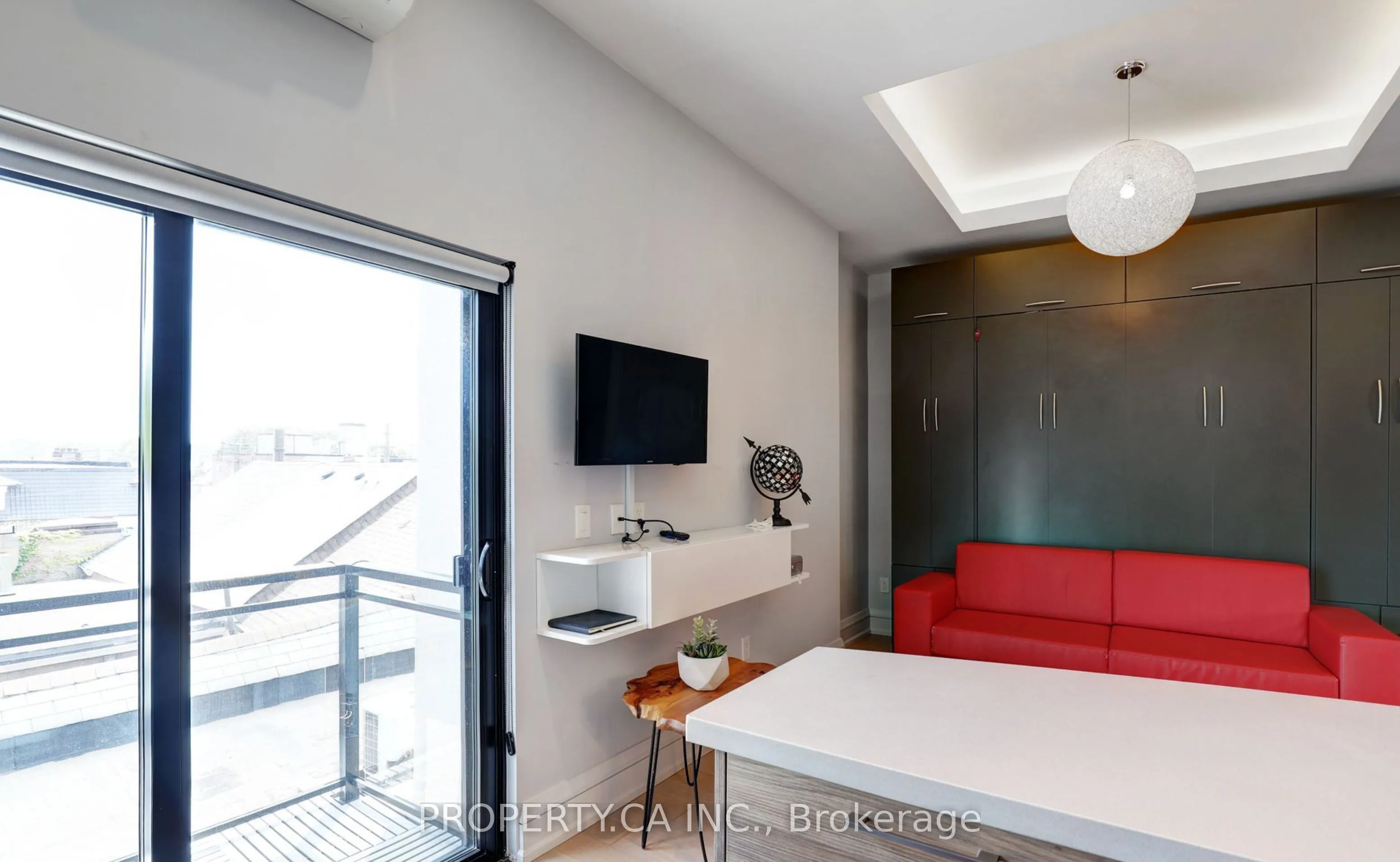 301 Augusta Avenue, #303