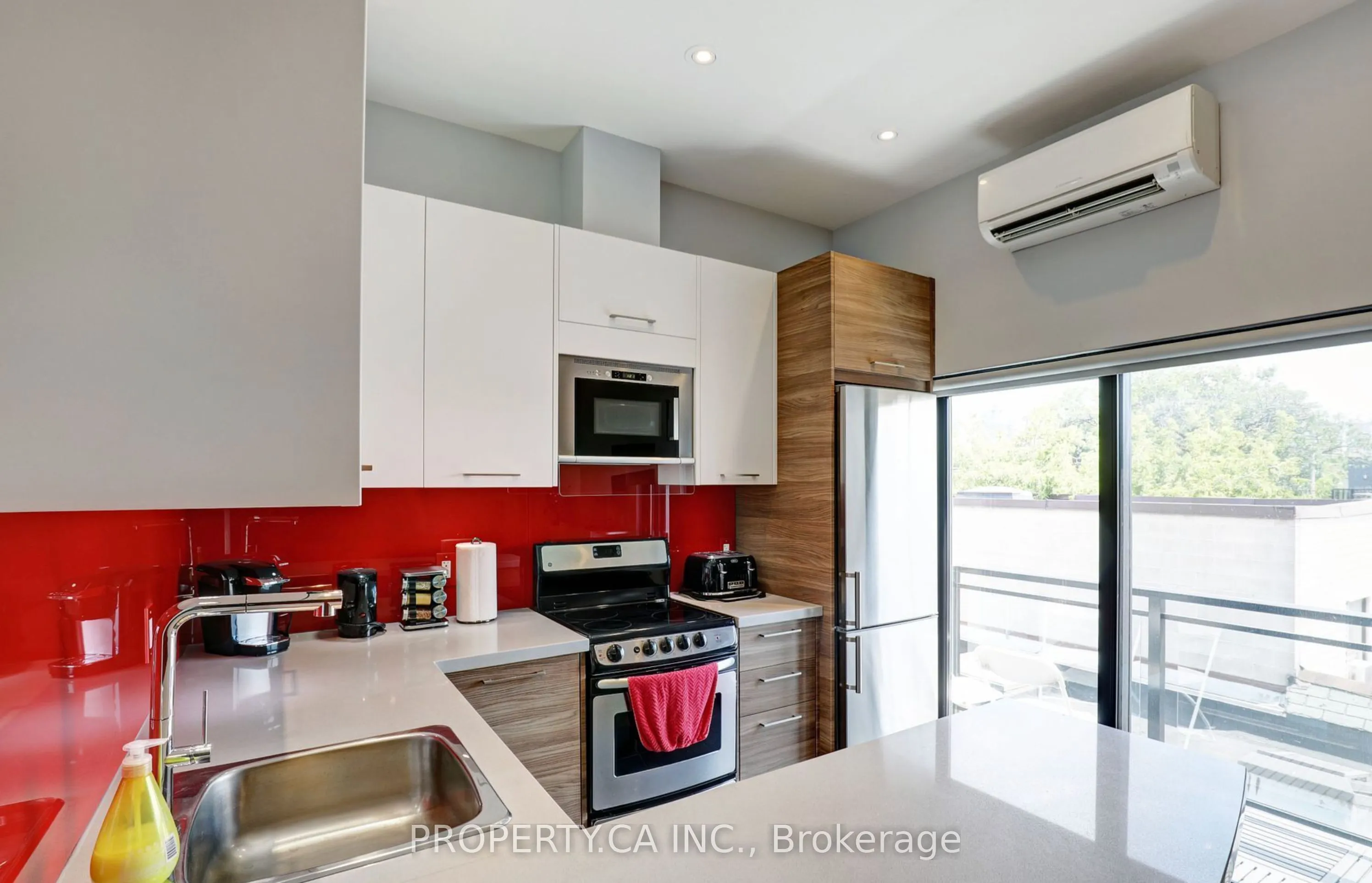 301 Augusta Avenue, #303