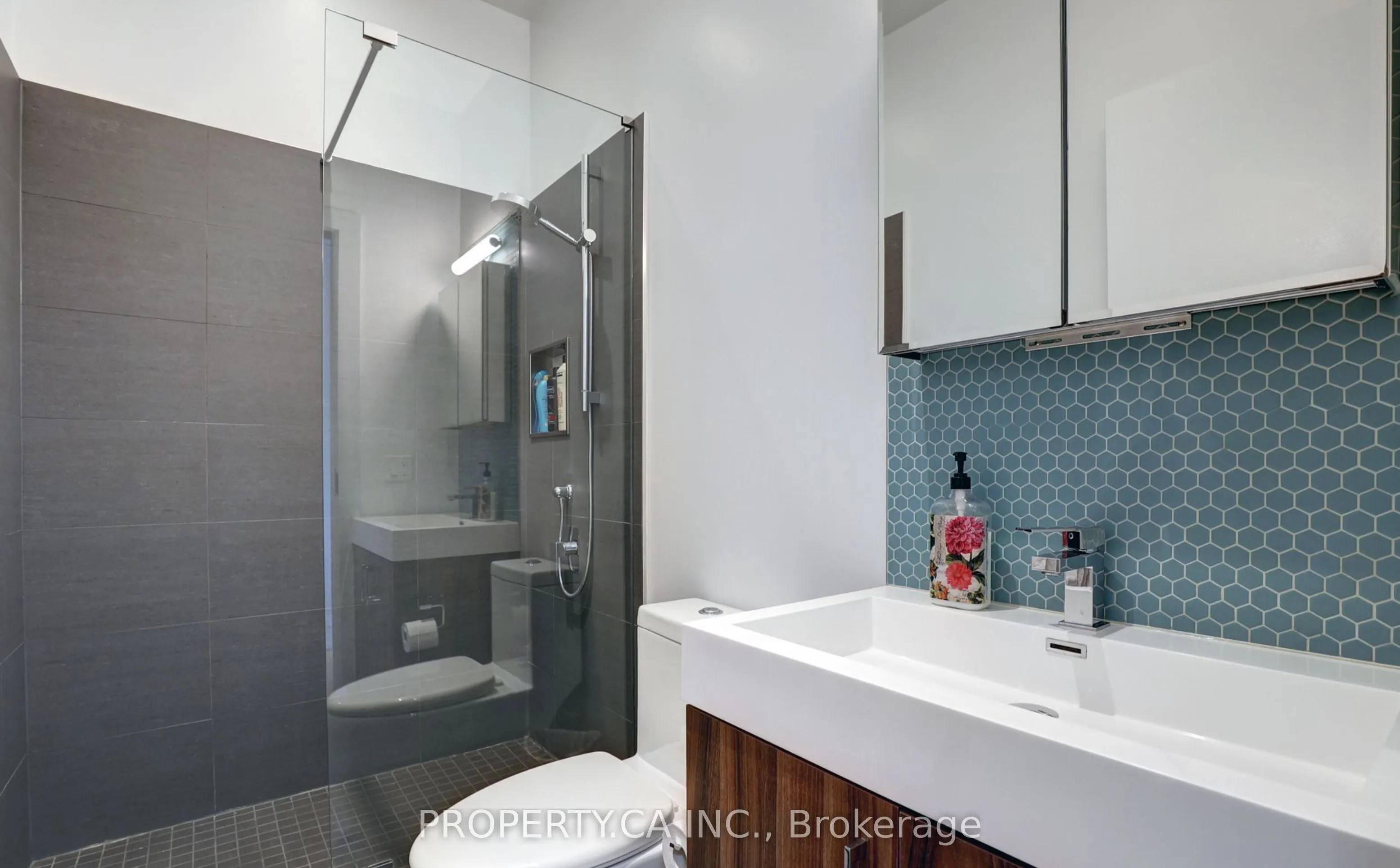 301 Augusta Avenue, #303
