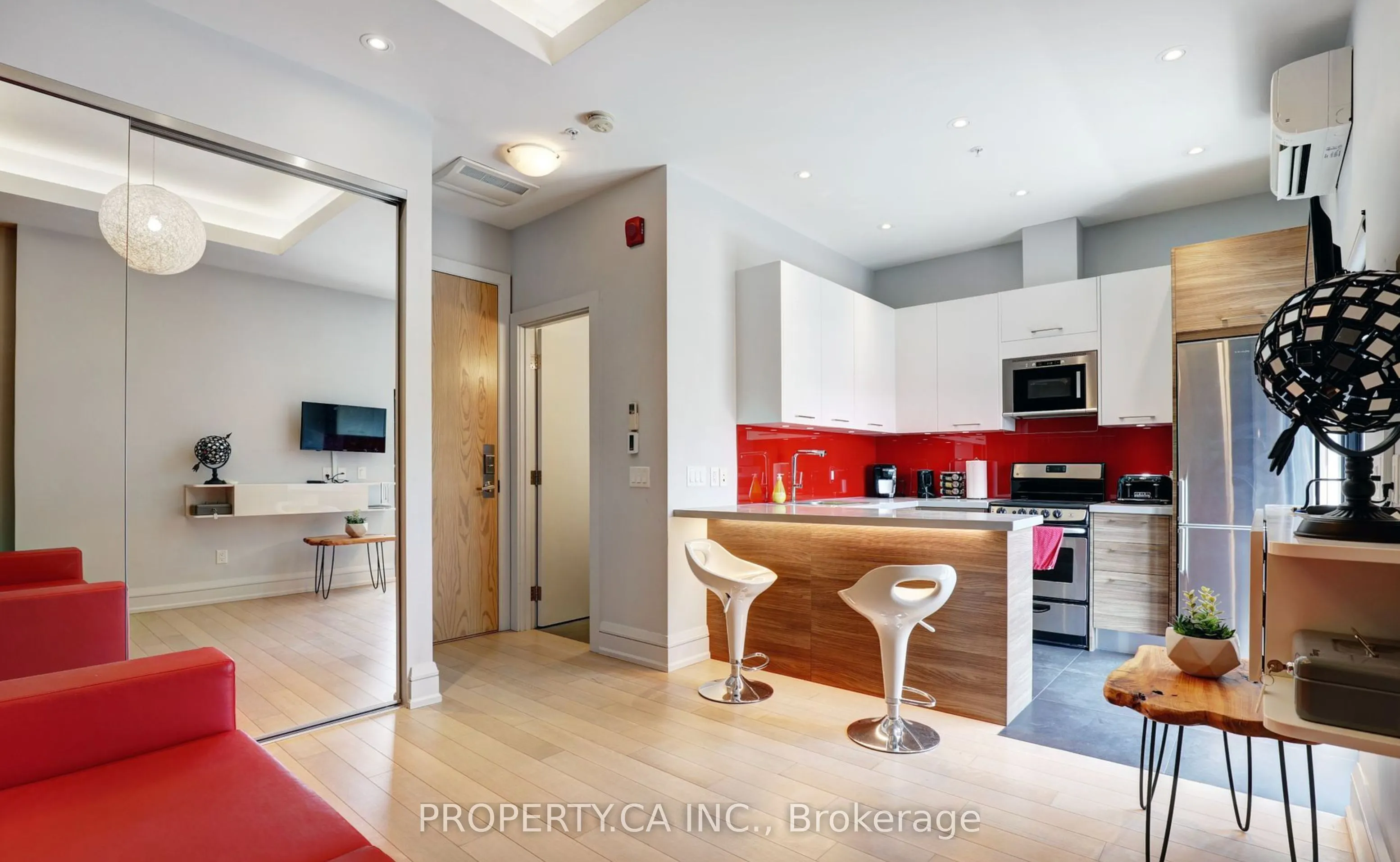 301 Augusta Avenue, #303
