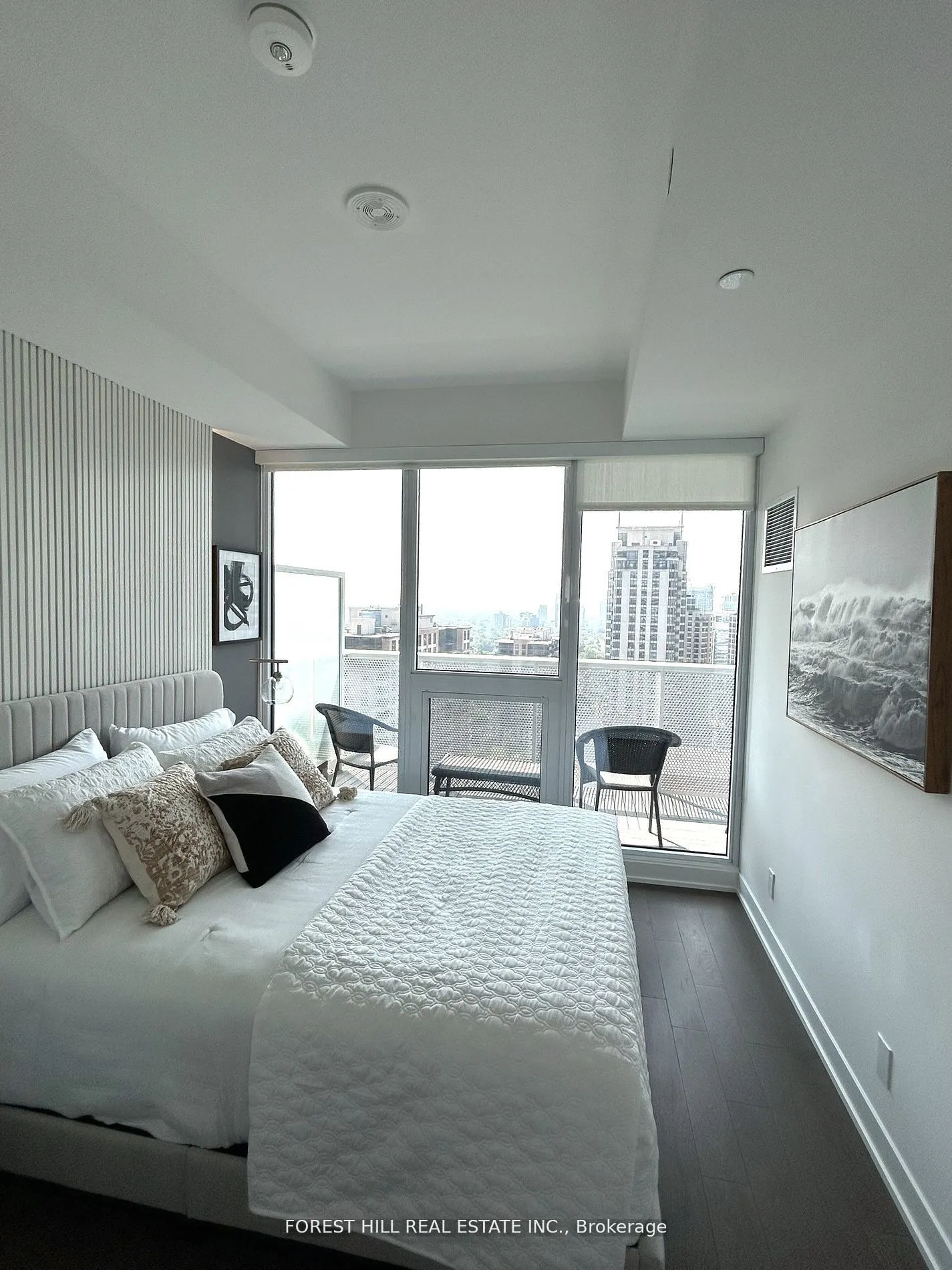 15 Holmes Avenue, #2112
