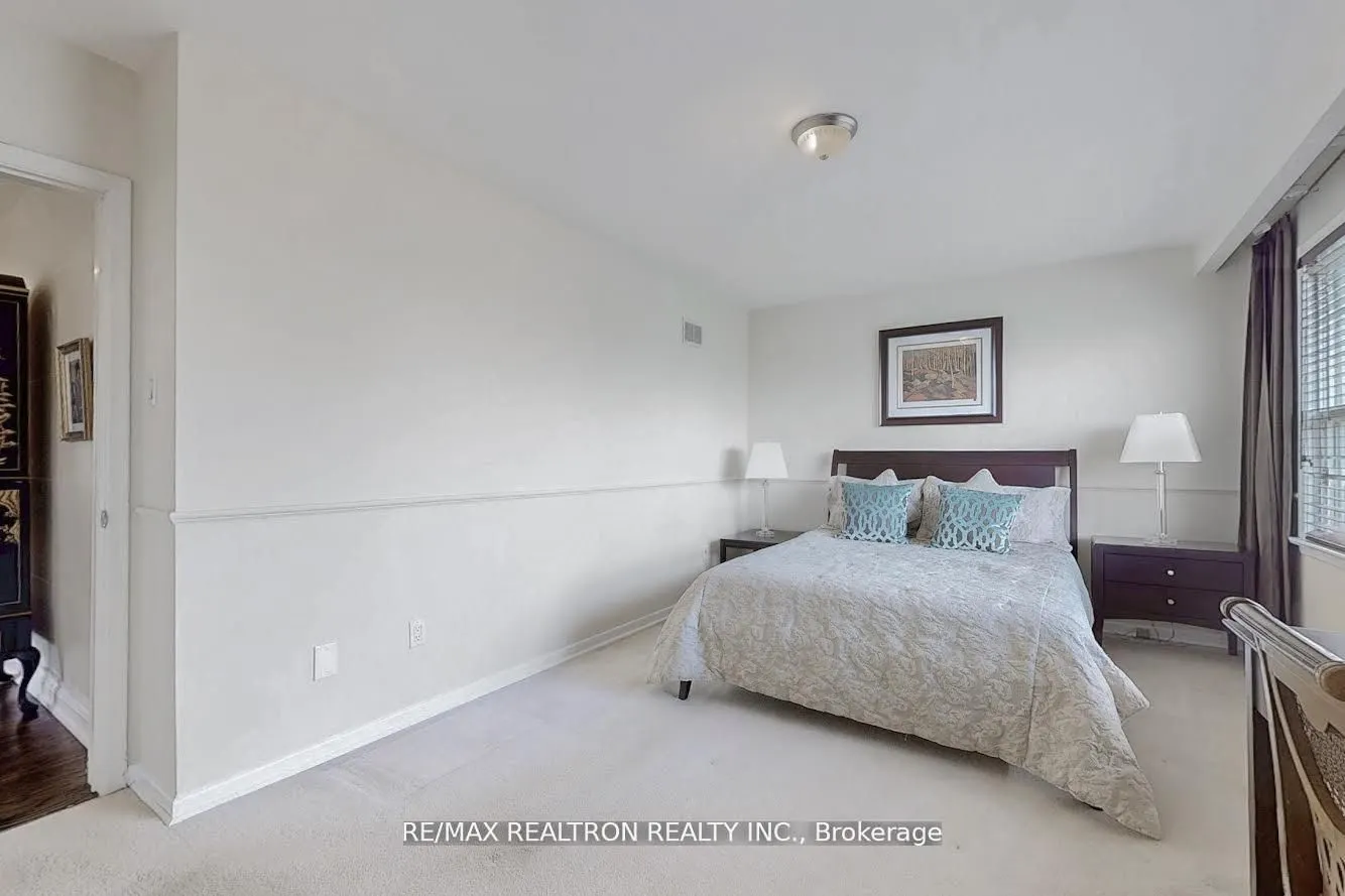 25 Cedar Springs Grove