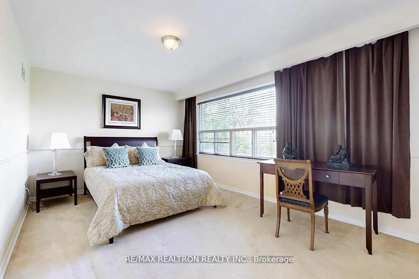 25 Cedar Springs Grove