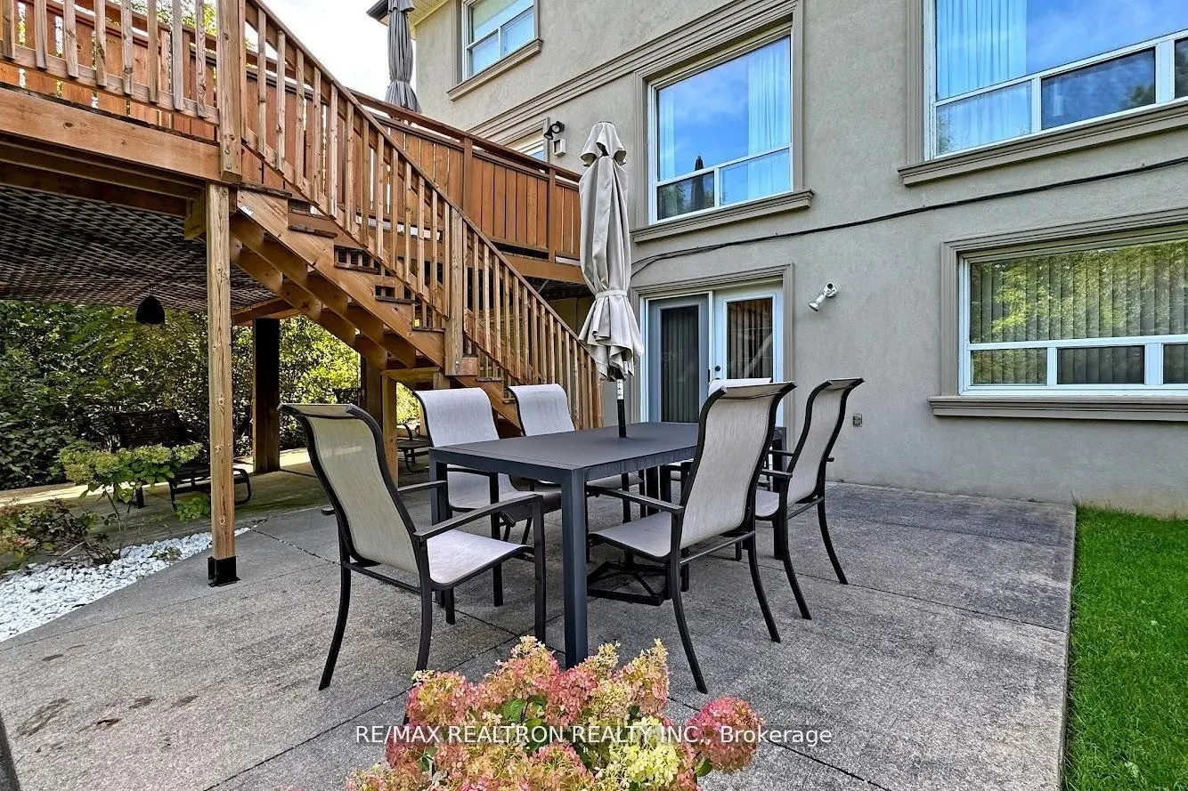 25 Cedar Springs Grove