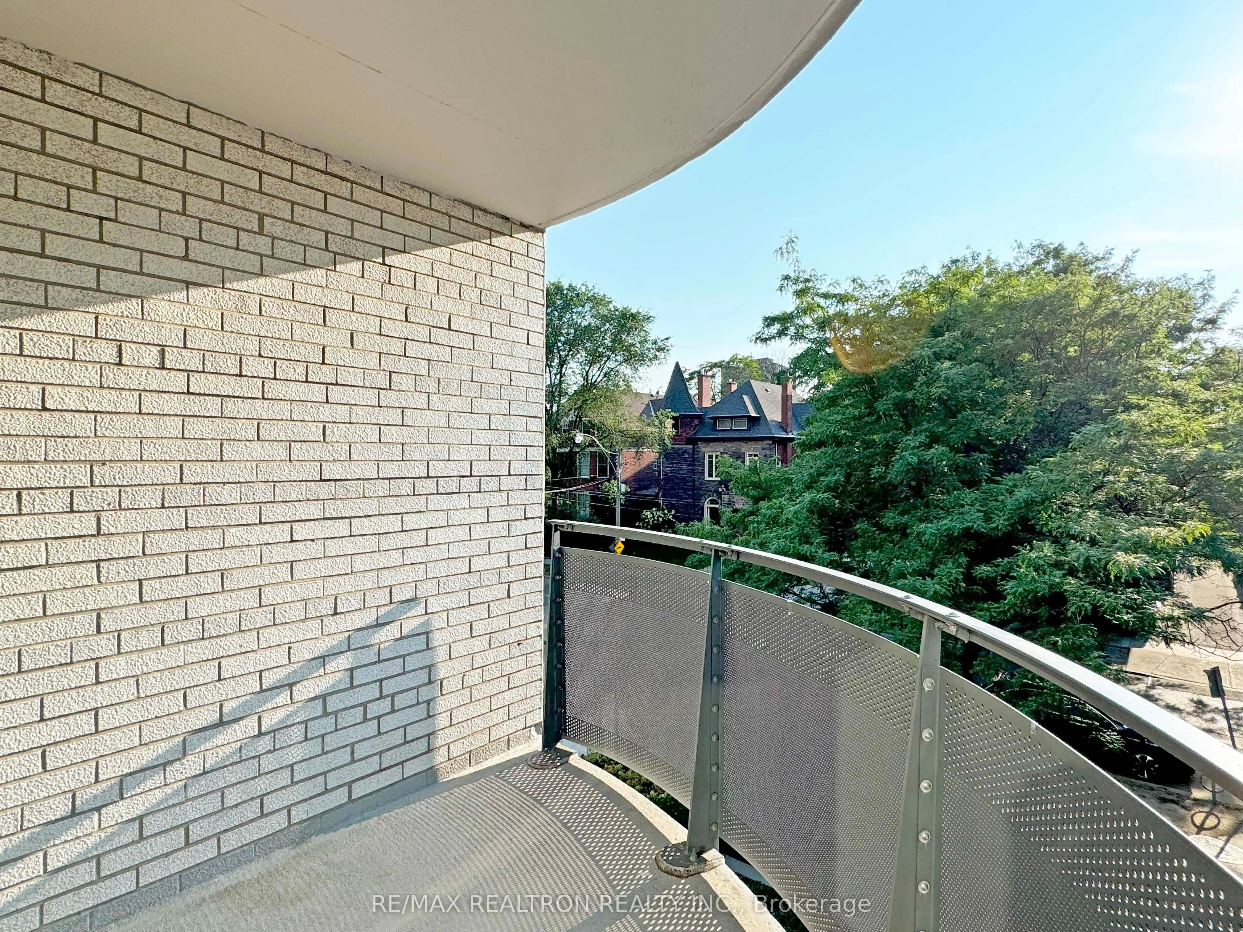 485 Huron Street, #204