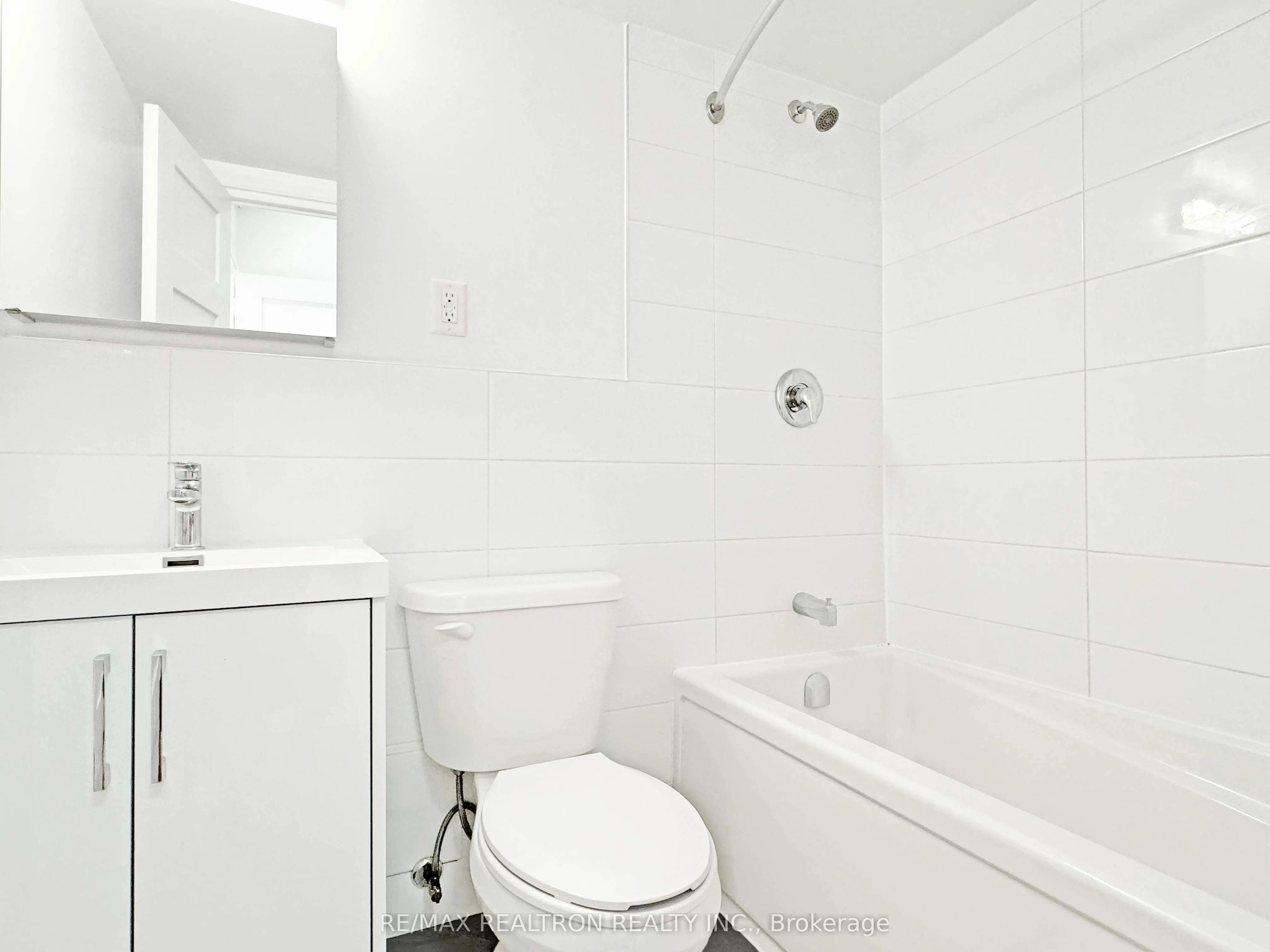 485 Huron Street, #204