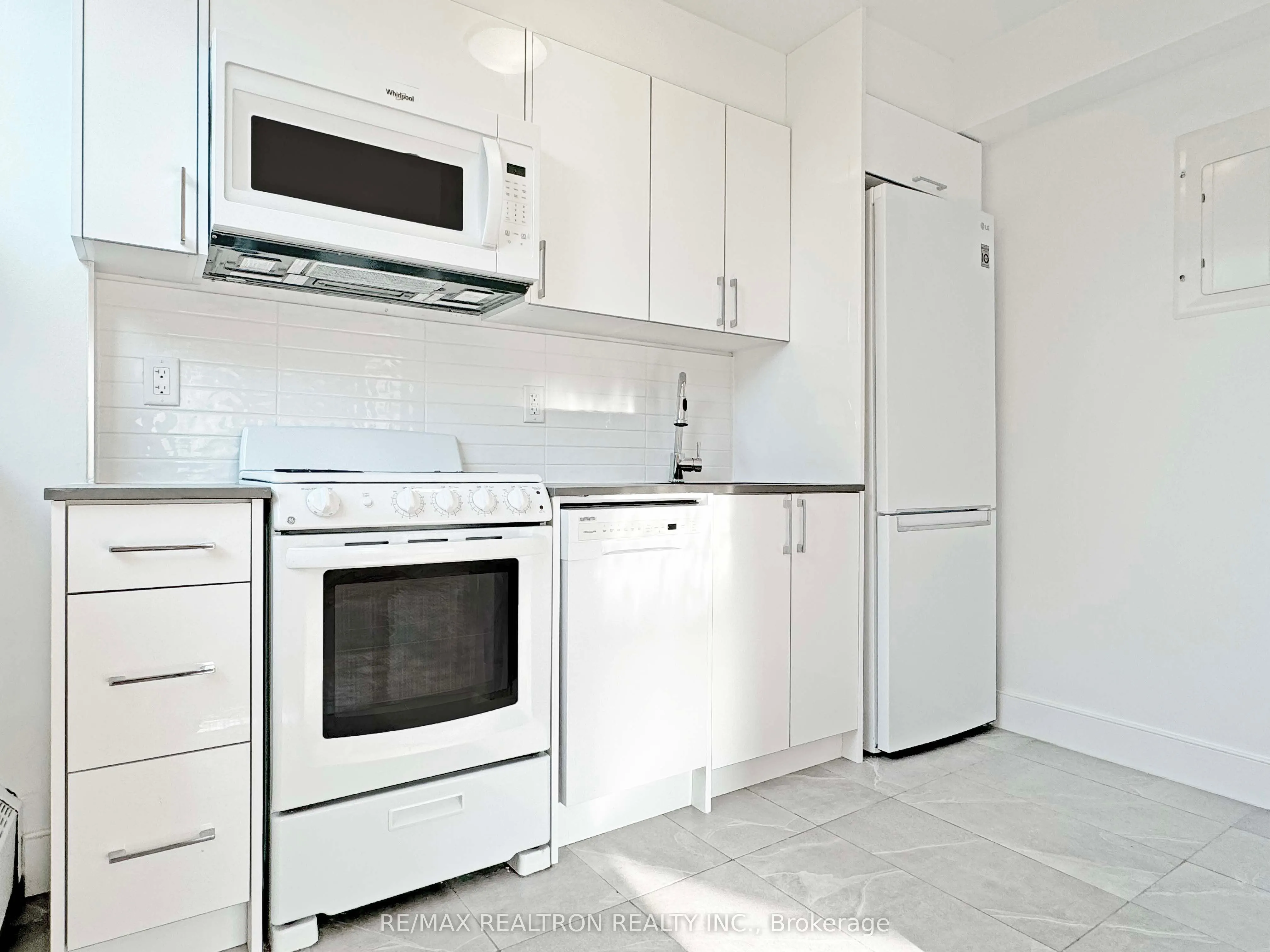 485 Huron Street, #204
