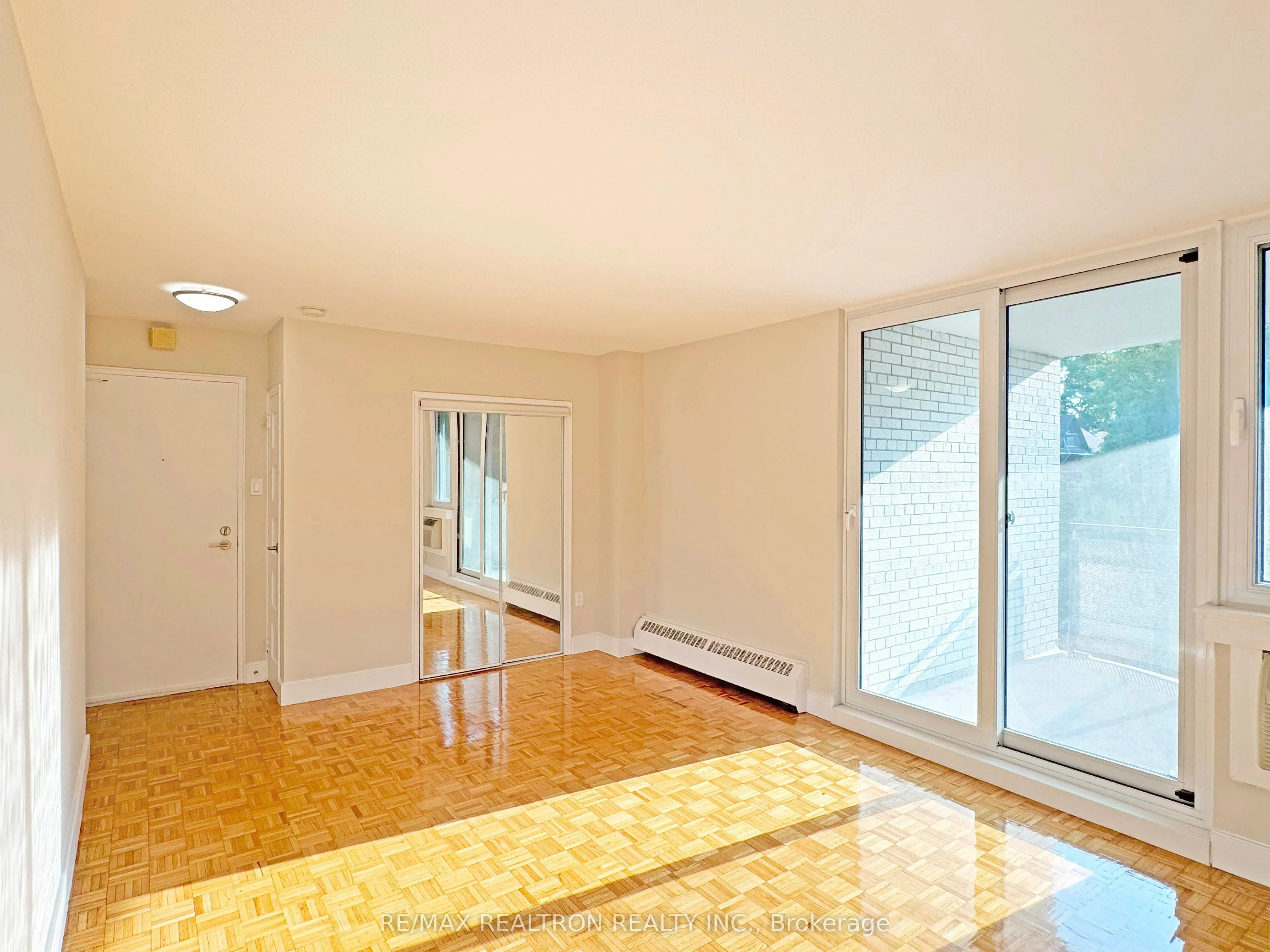 485 Huron Street, #204