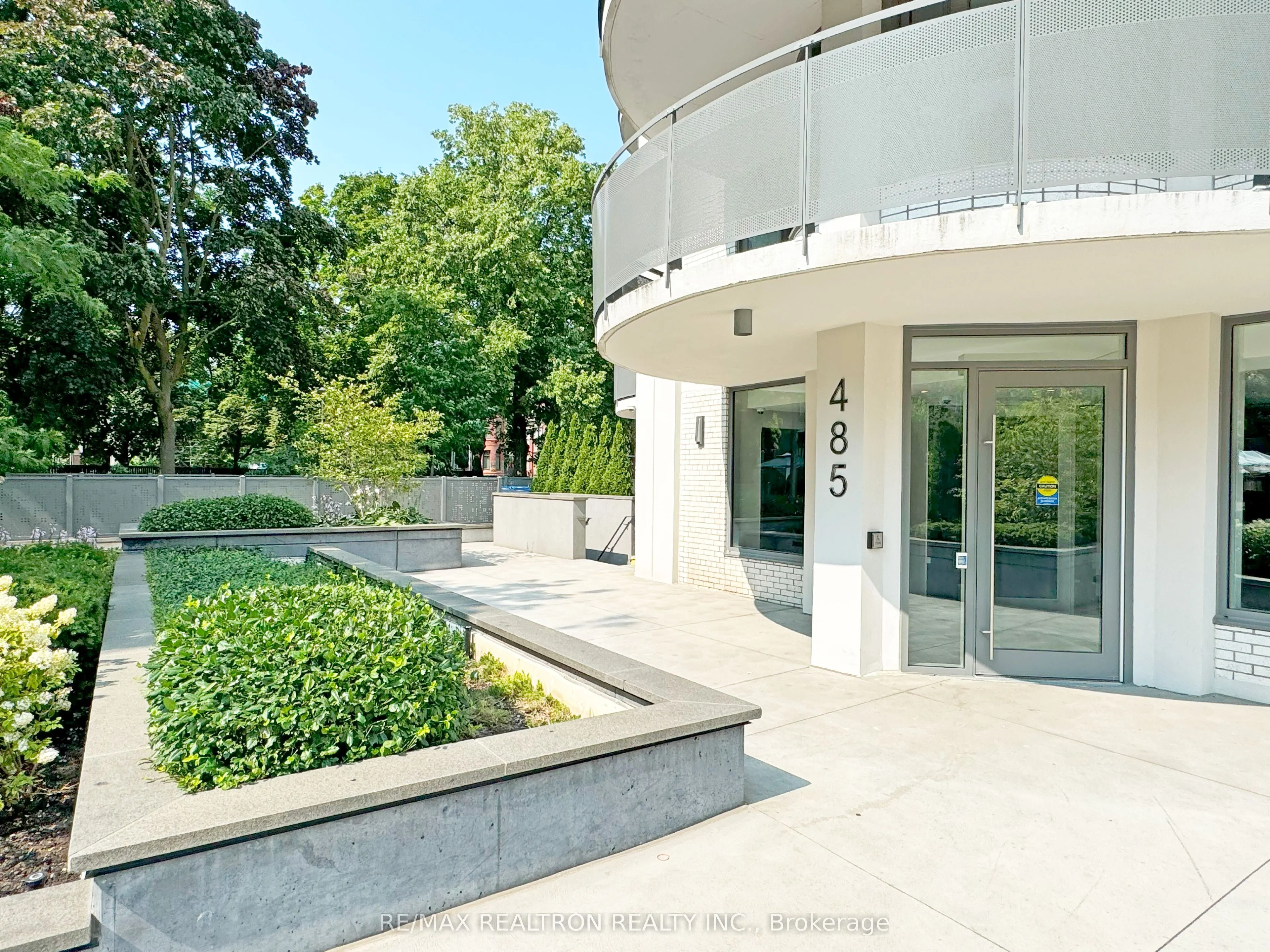 485 Huron Street, #204