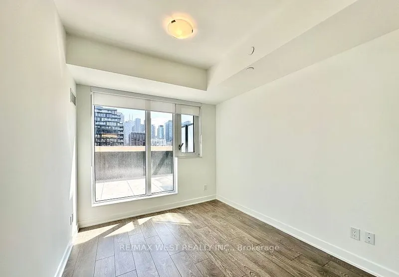 543 Richmond Street W, #616