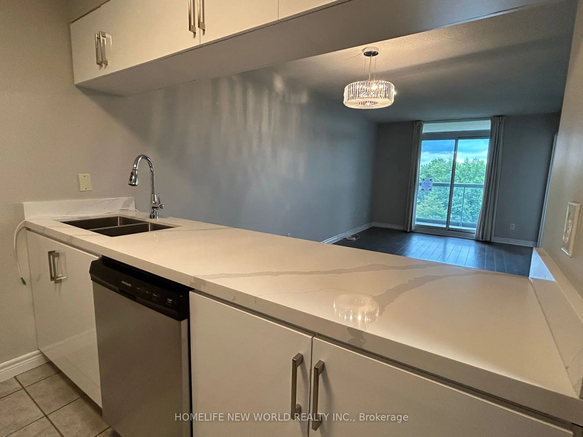 28 Empress Avenue, #710