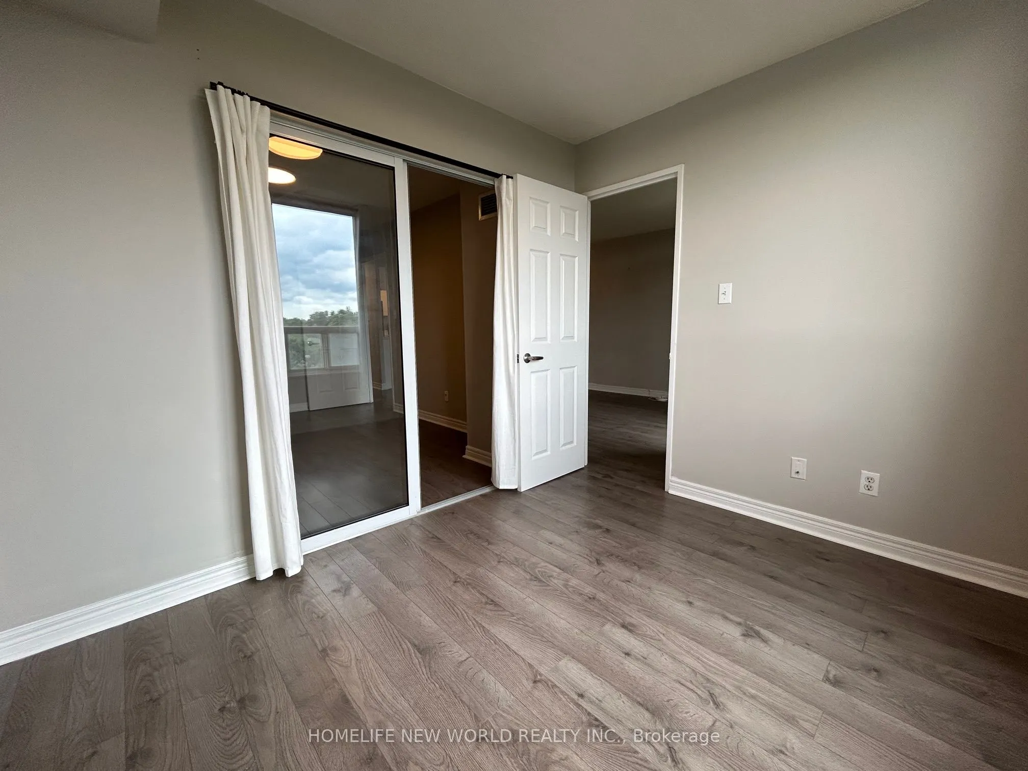 28 Empress Avenue, #710