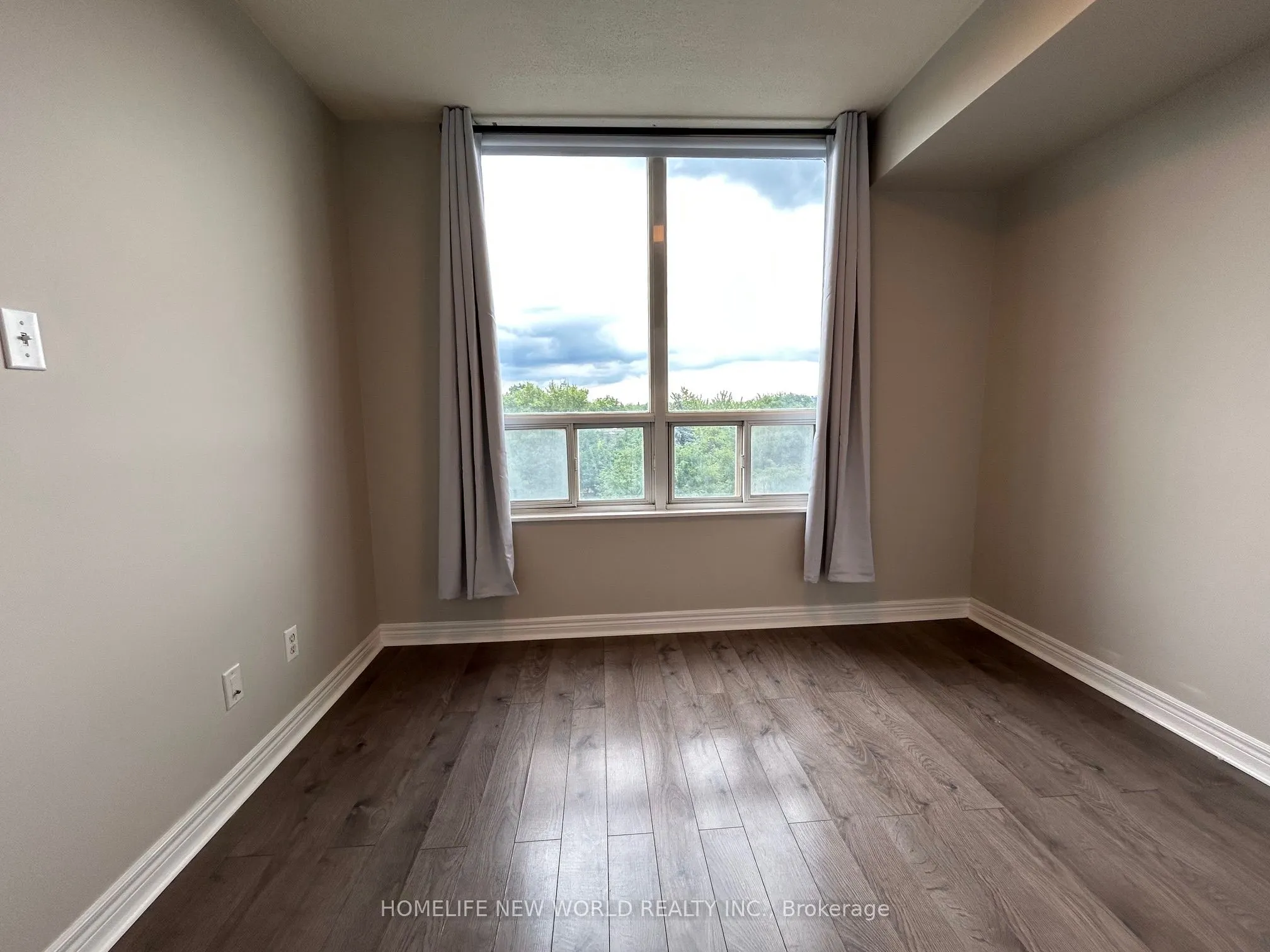28 Empress Avenue, #710
