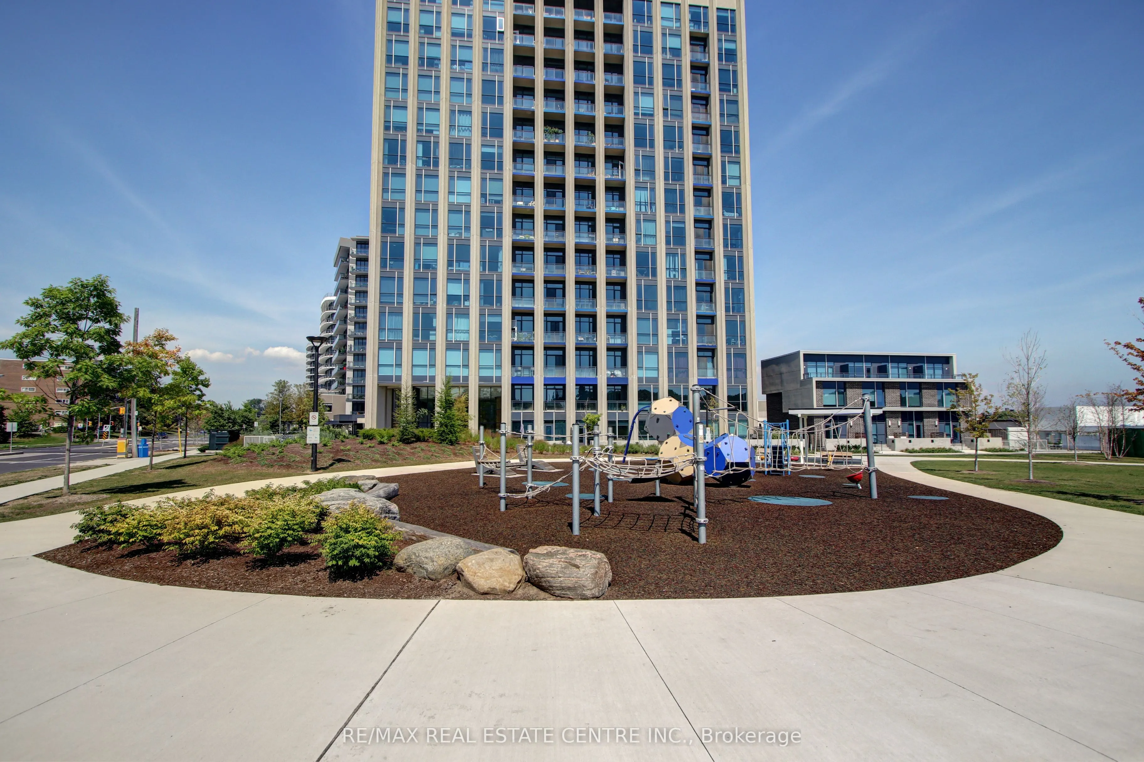 75 The Donway W, #513