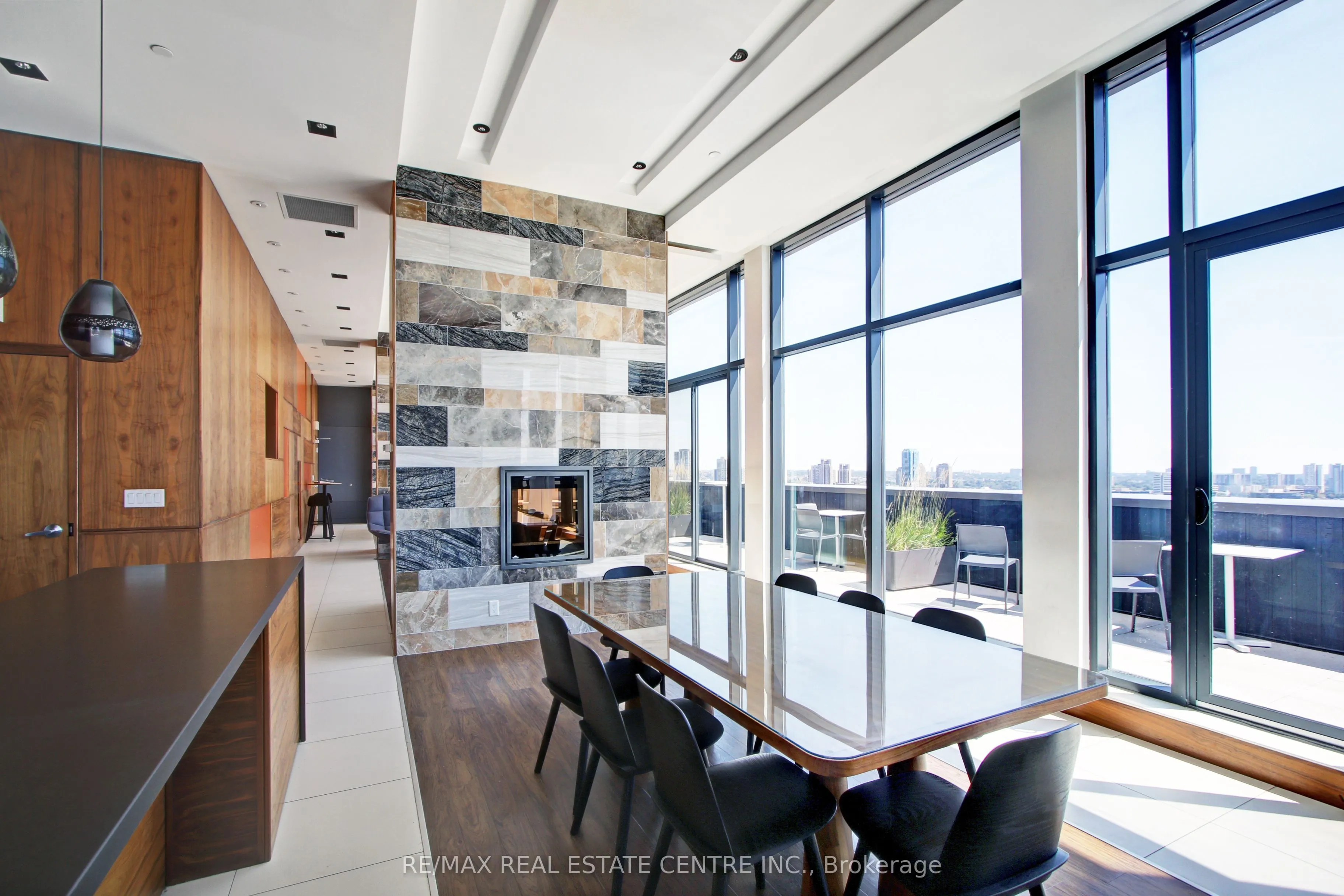 75 The Donway W, #513