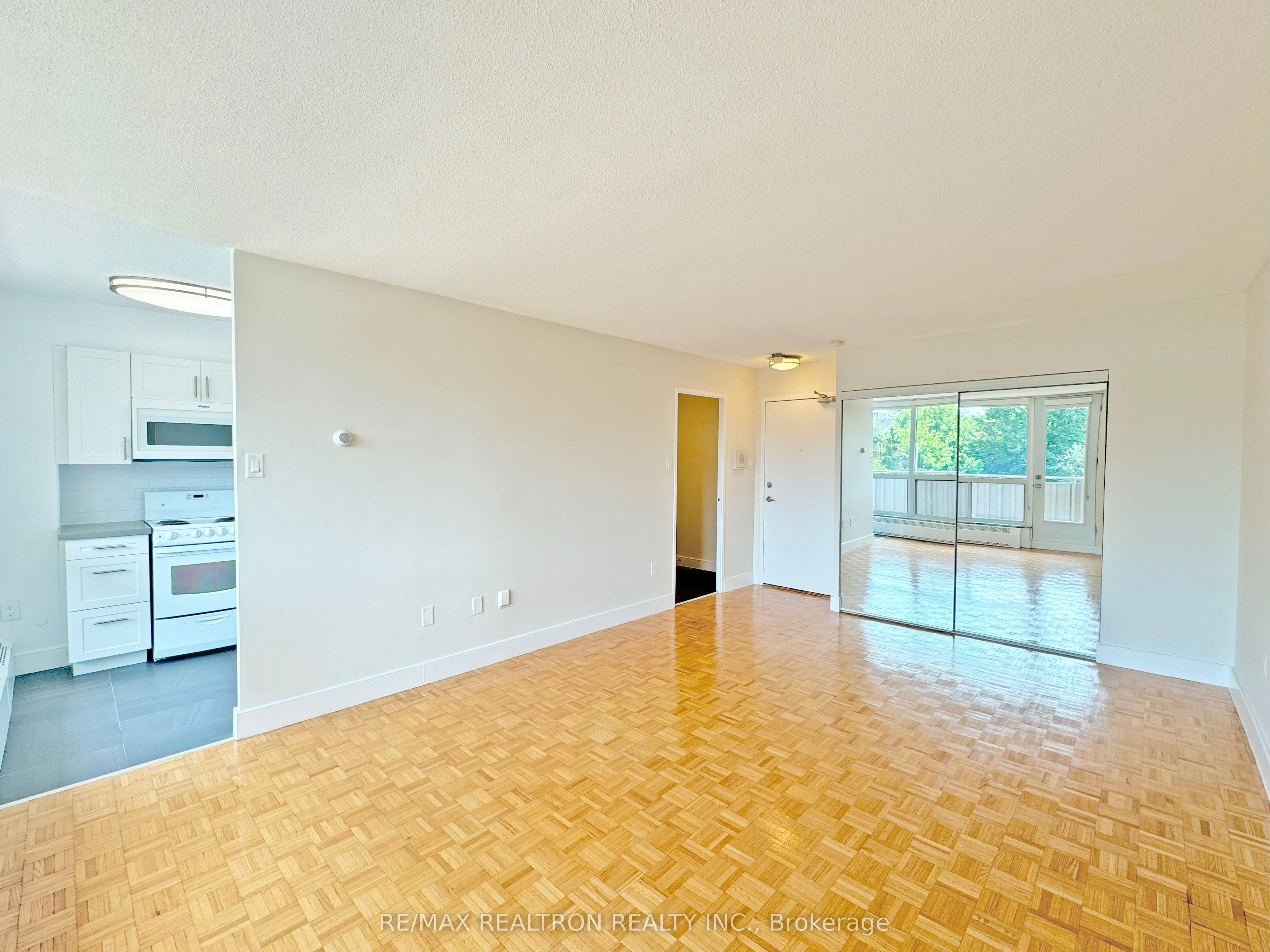 666 Spadina Avenue, #212
