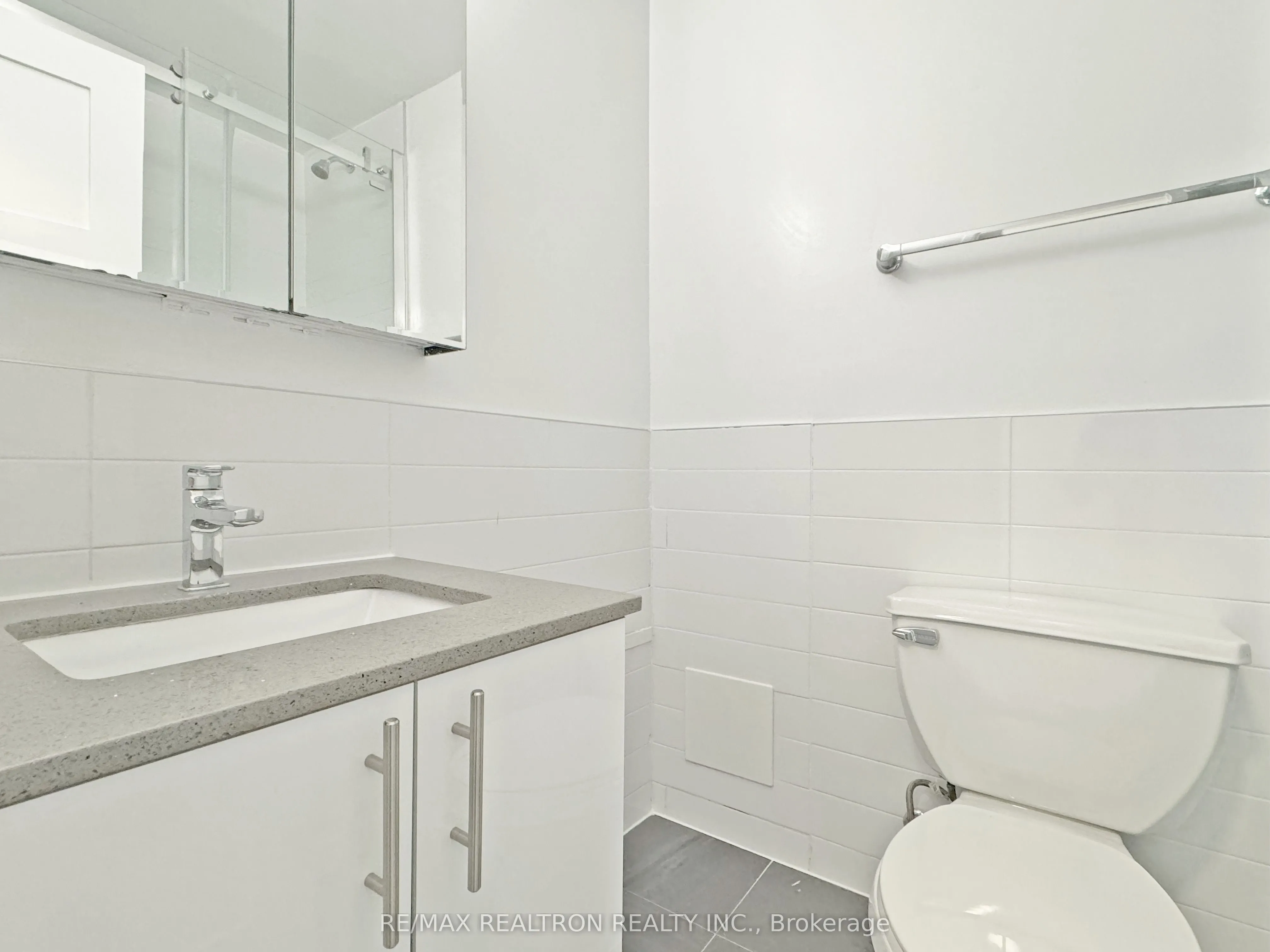 666 Spadina Avenue, #212