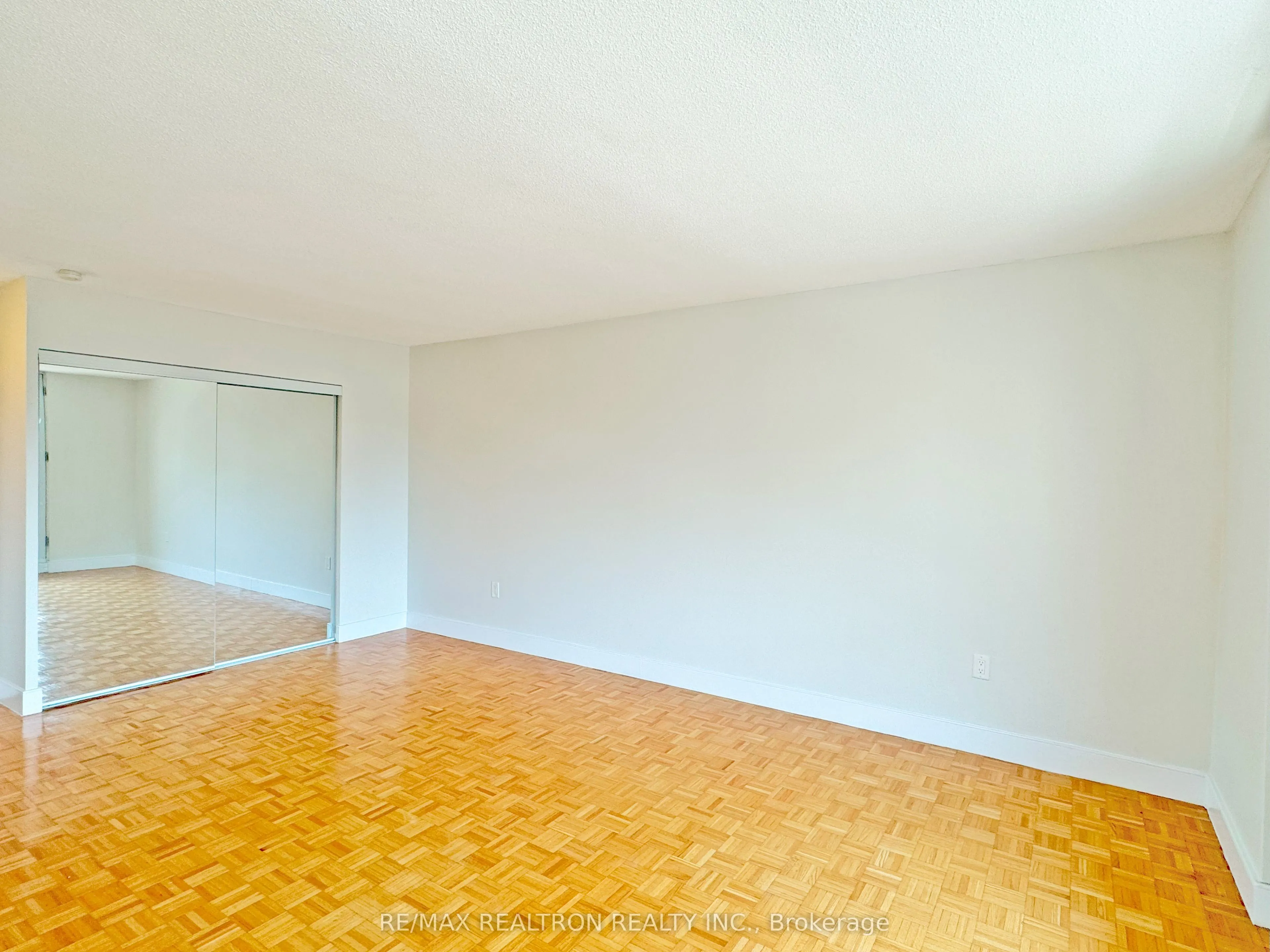666 Spadina Avenue, #212