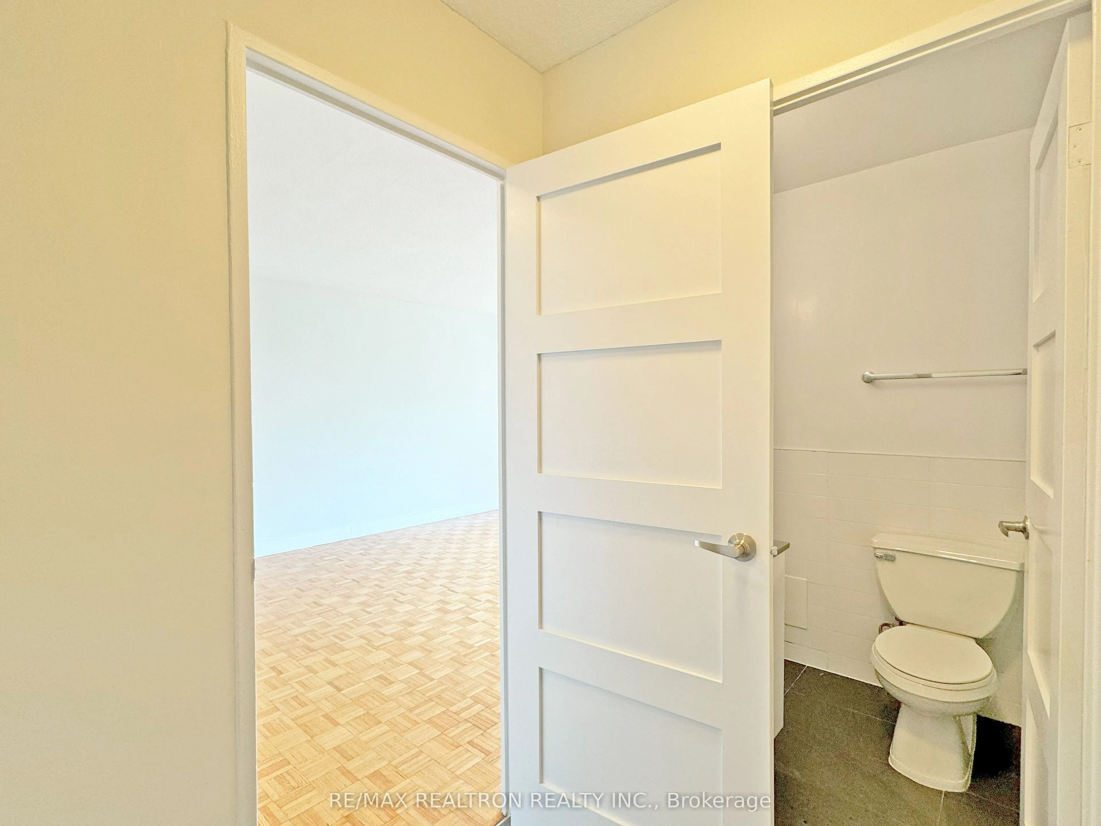 666 Spadina Avenue, #212