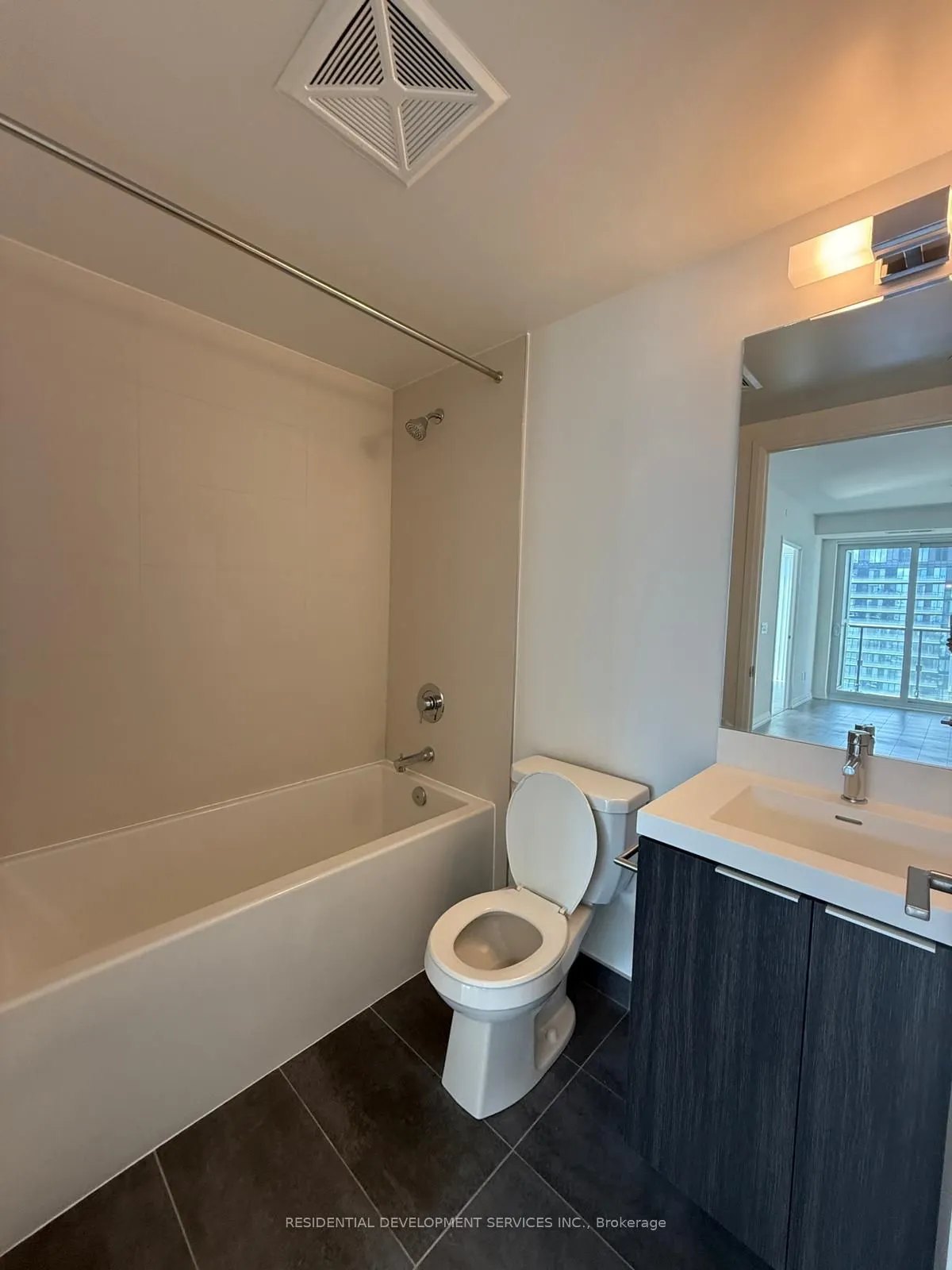 28 Widmer Street, #4823