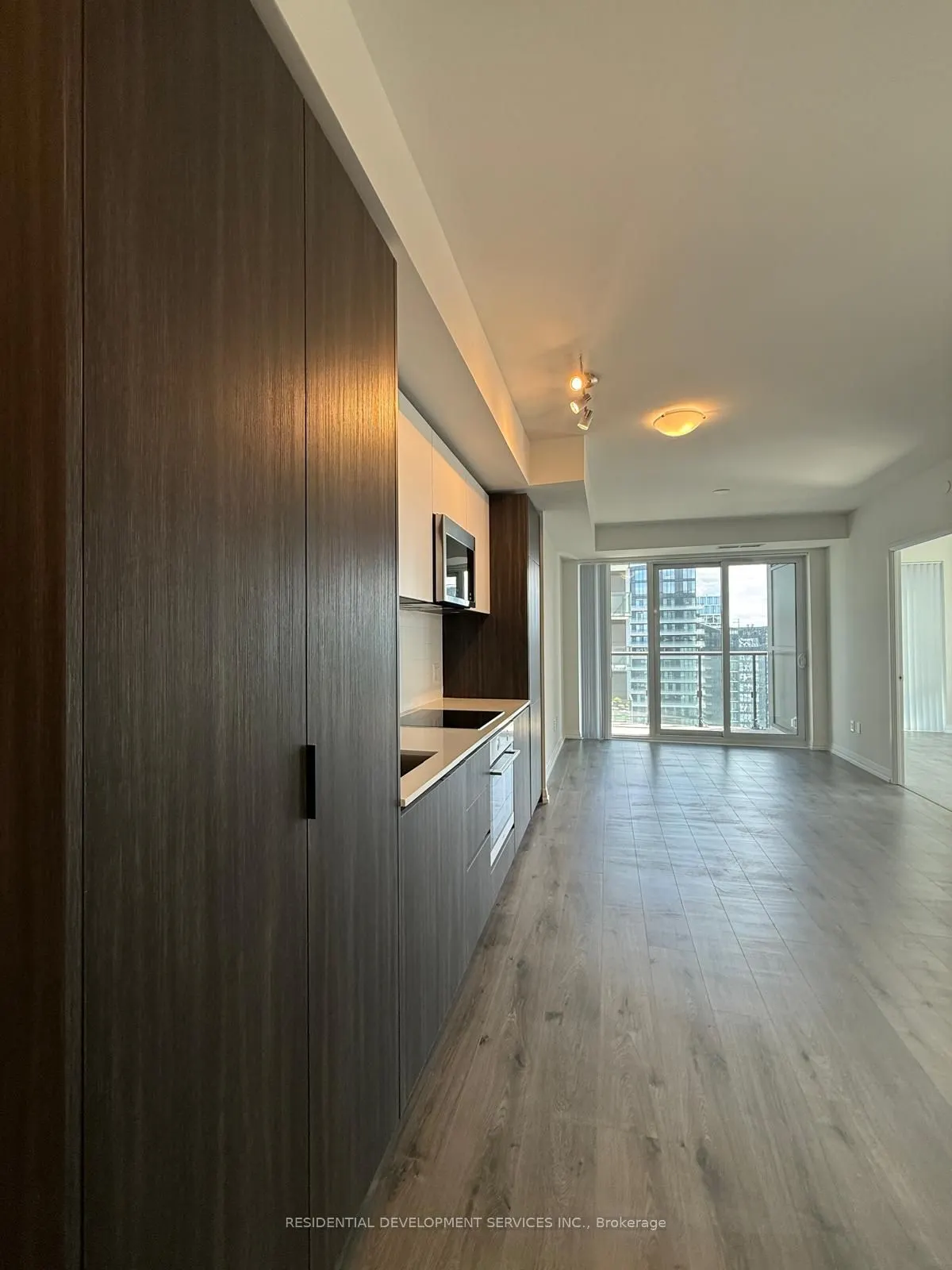 28 Widmer Street, #4823