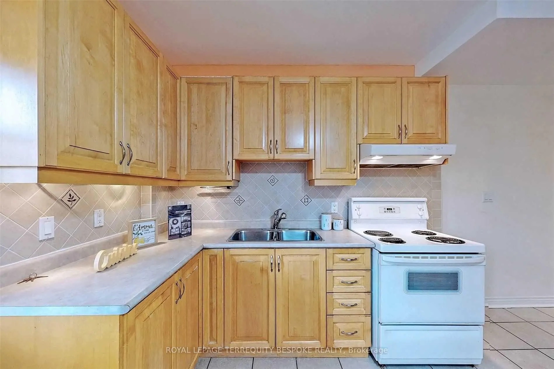 9 Concord Avenue, #Main