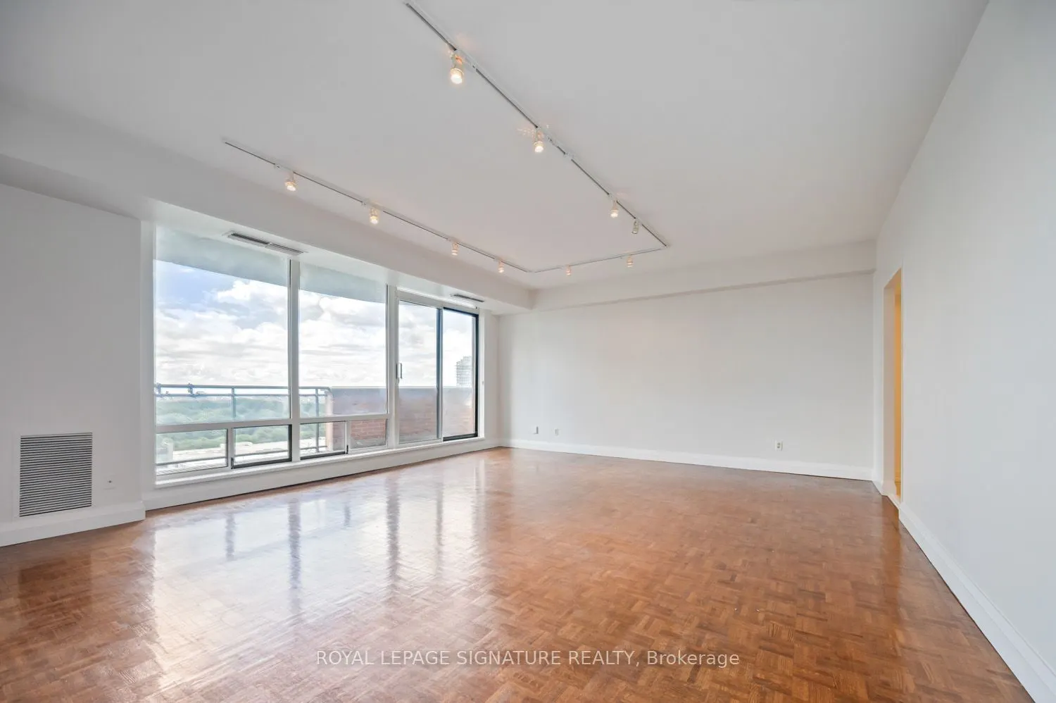 260 Heath Street W, #1602