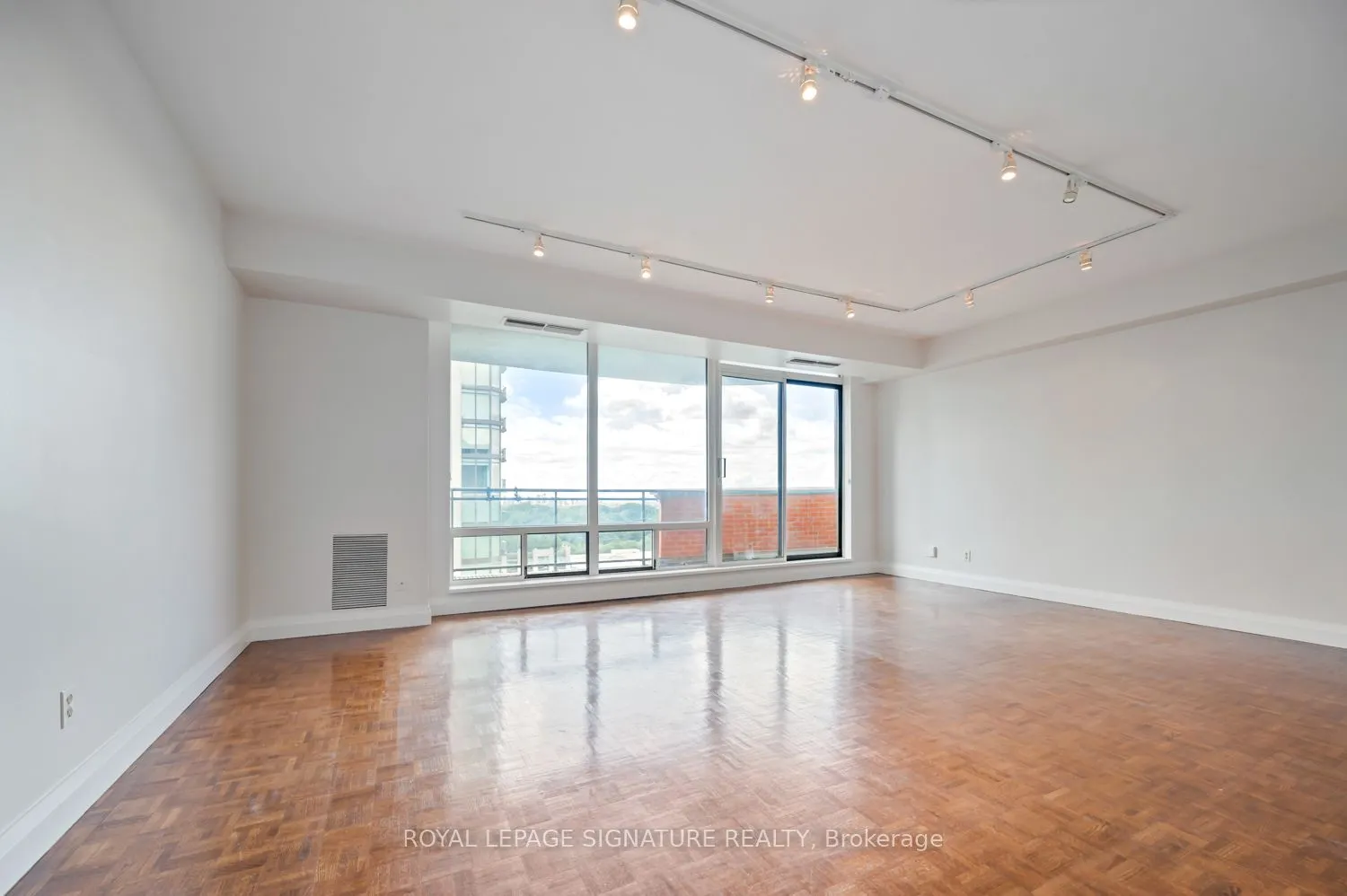 260 Heath Street W, #1602