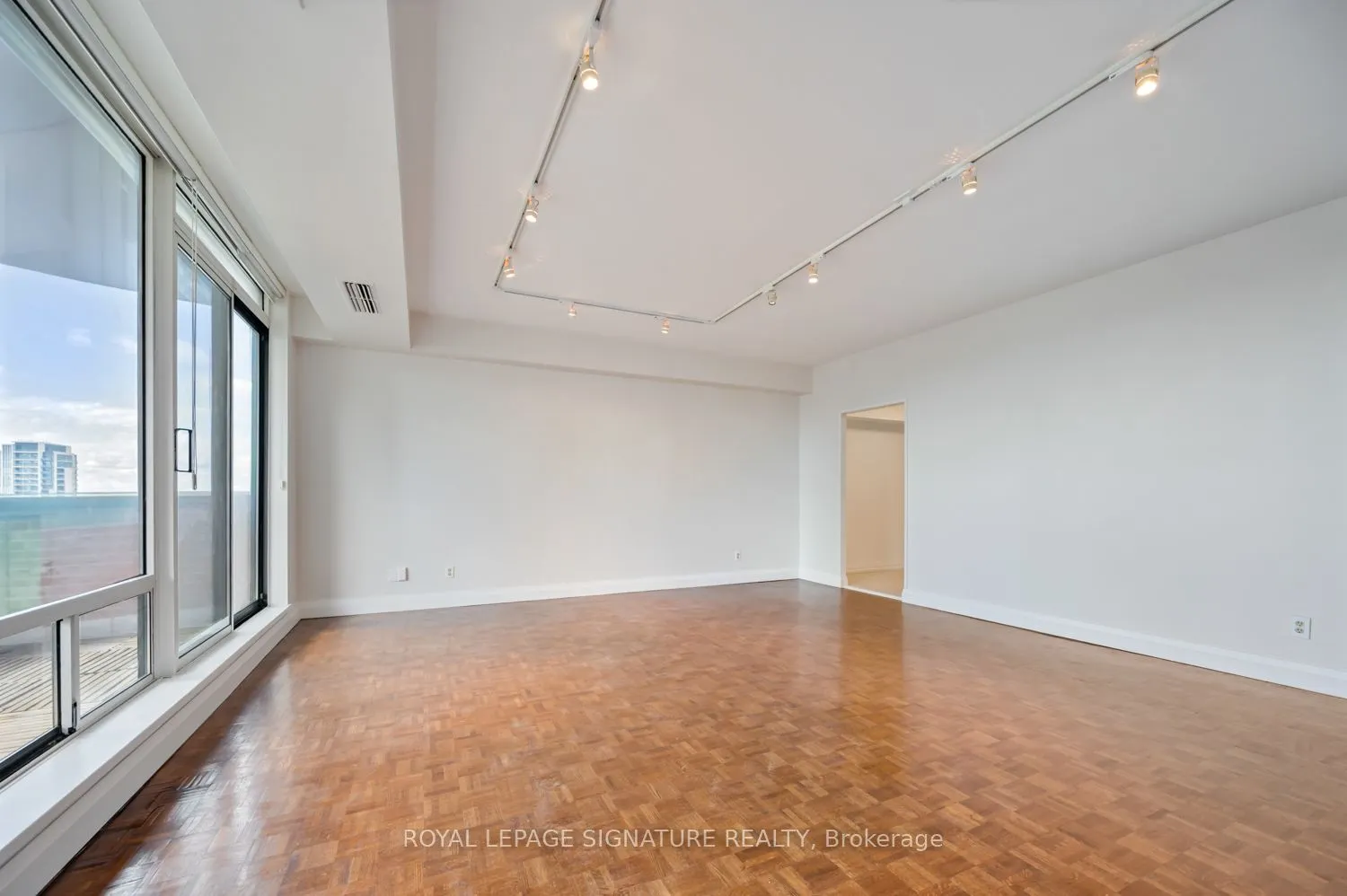 260 Heath Street W, #1602