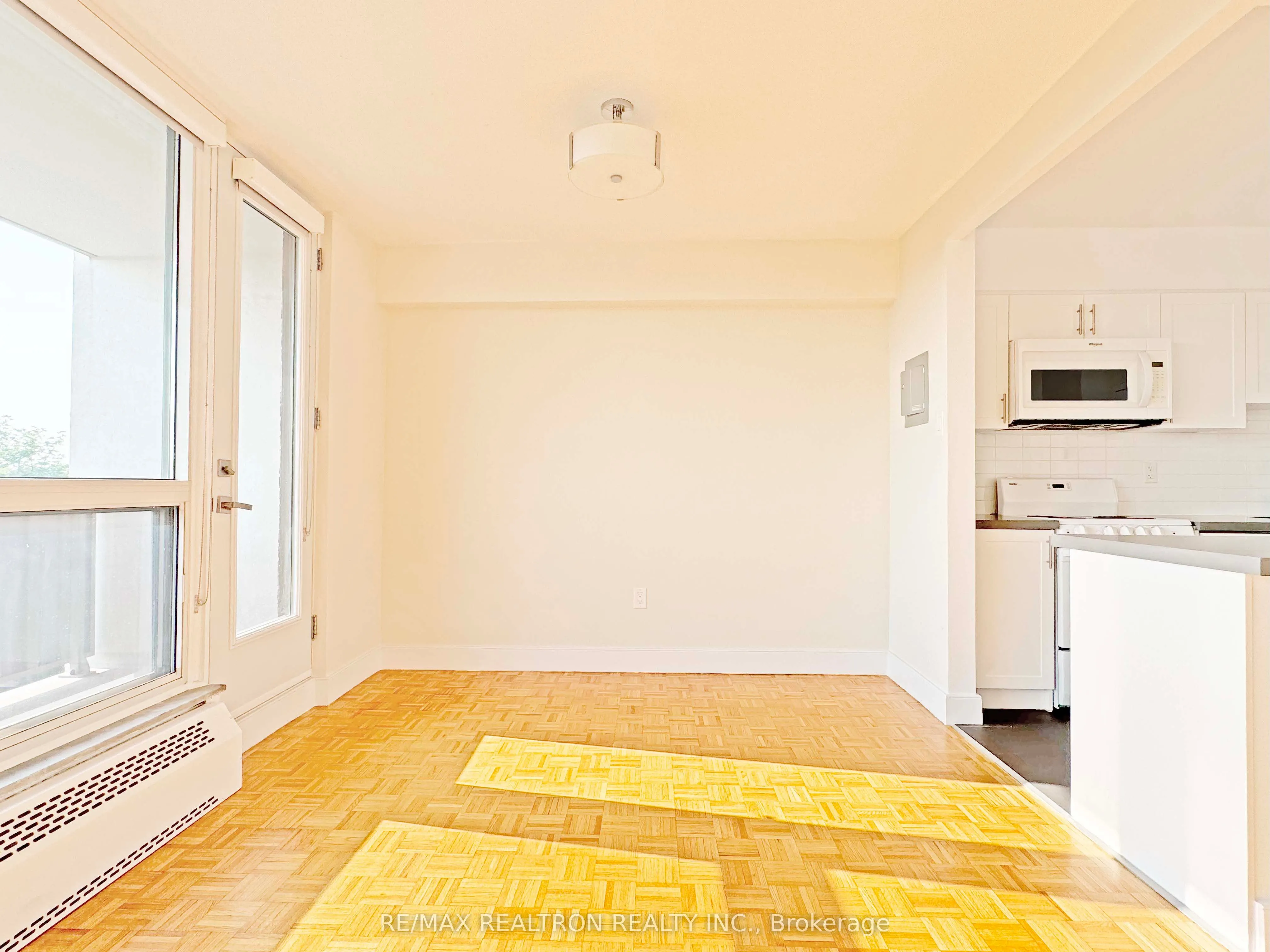 666 Spadina Avenue, #711
