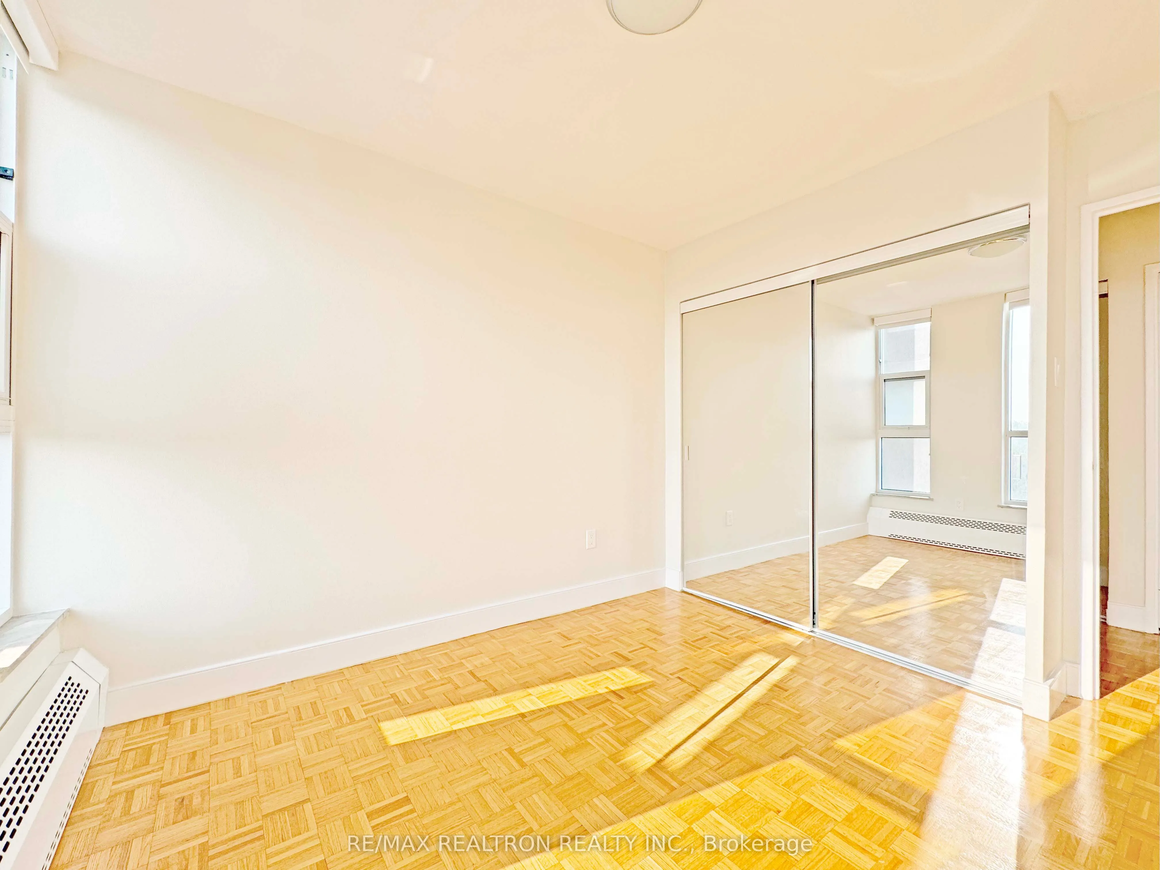 666 Spadina Avenue, #711