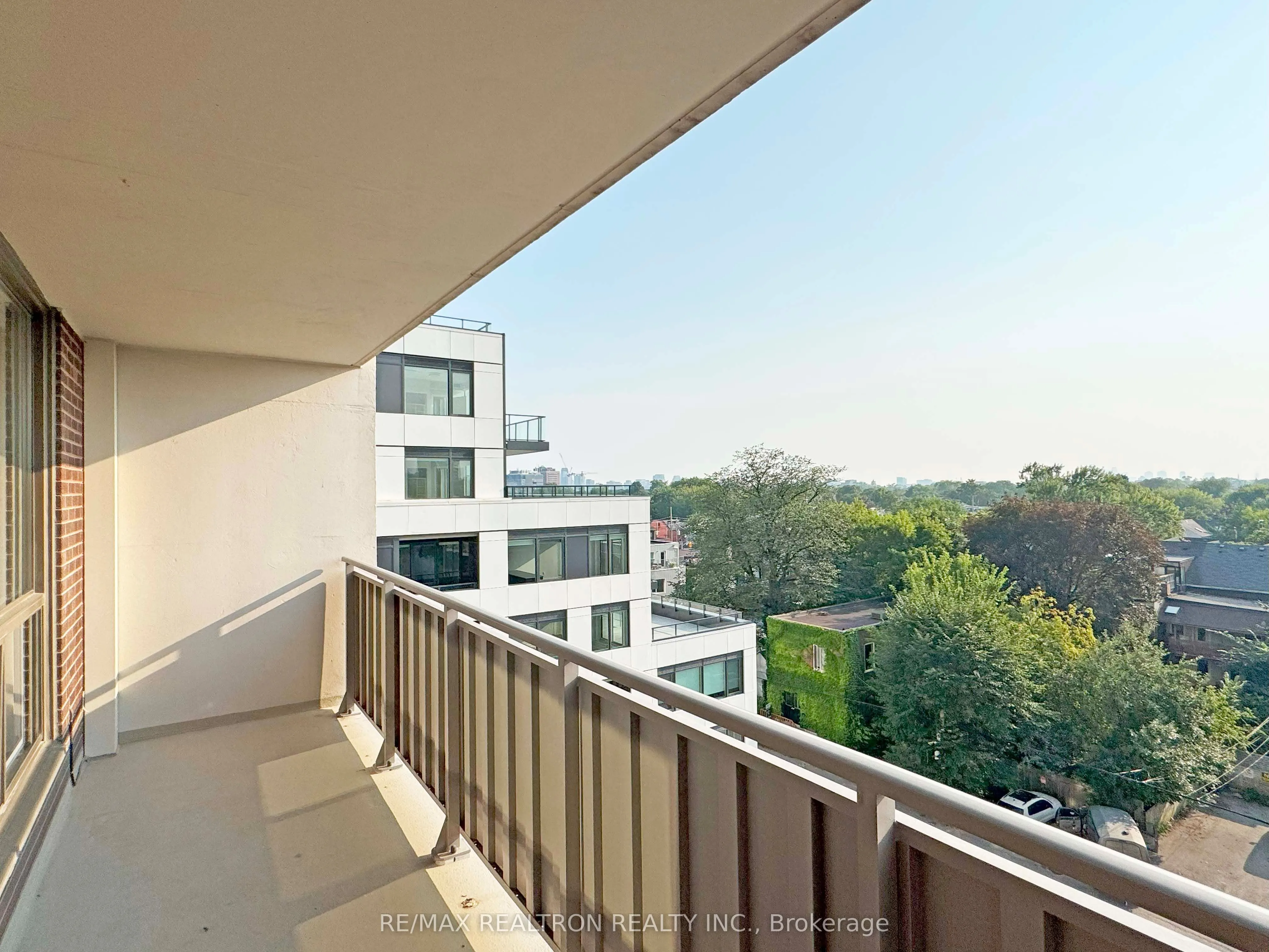 666 Spadina Avenue, #711
